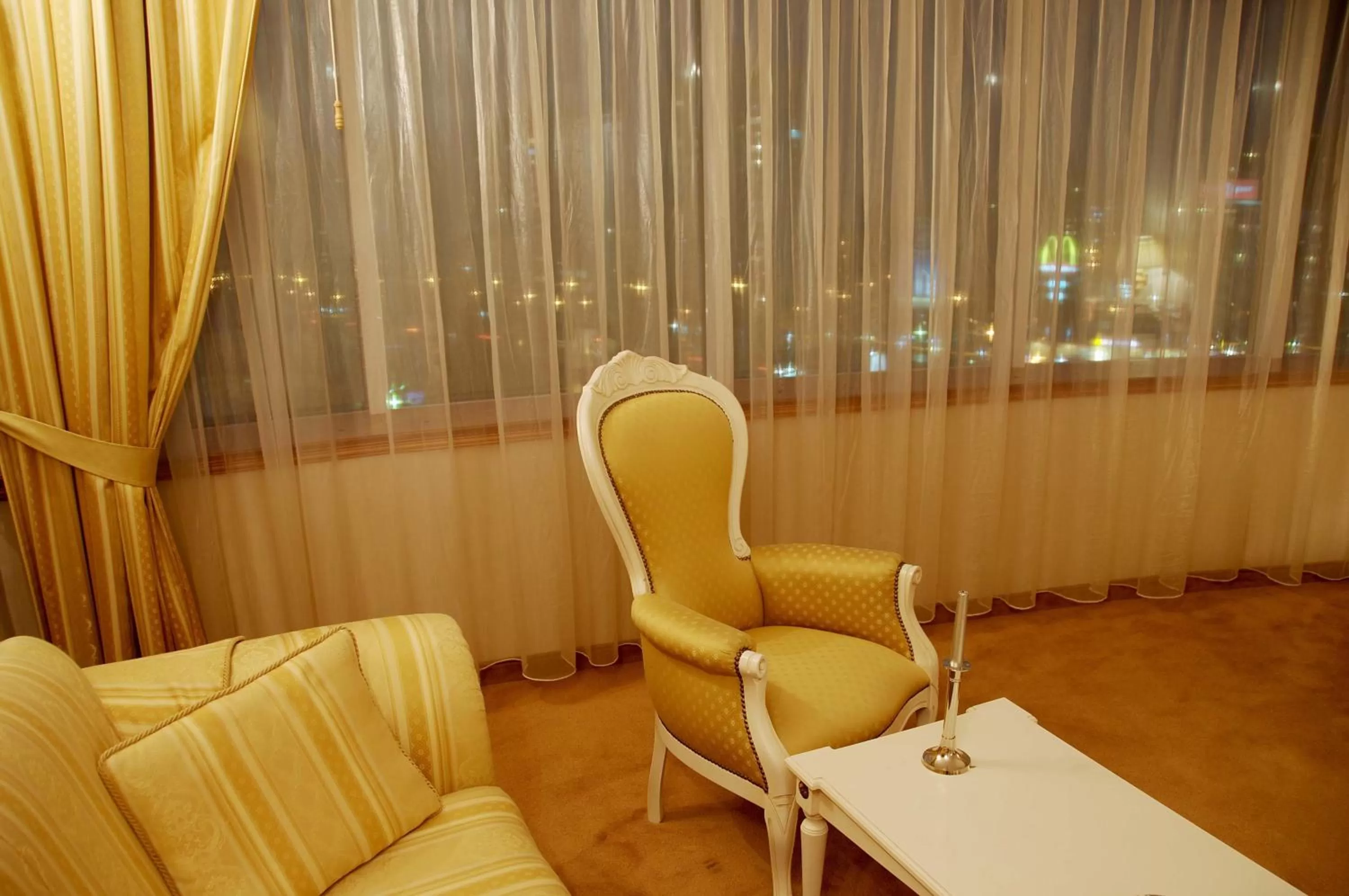 Living room in Mirage Hotel