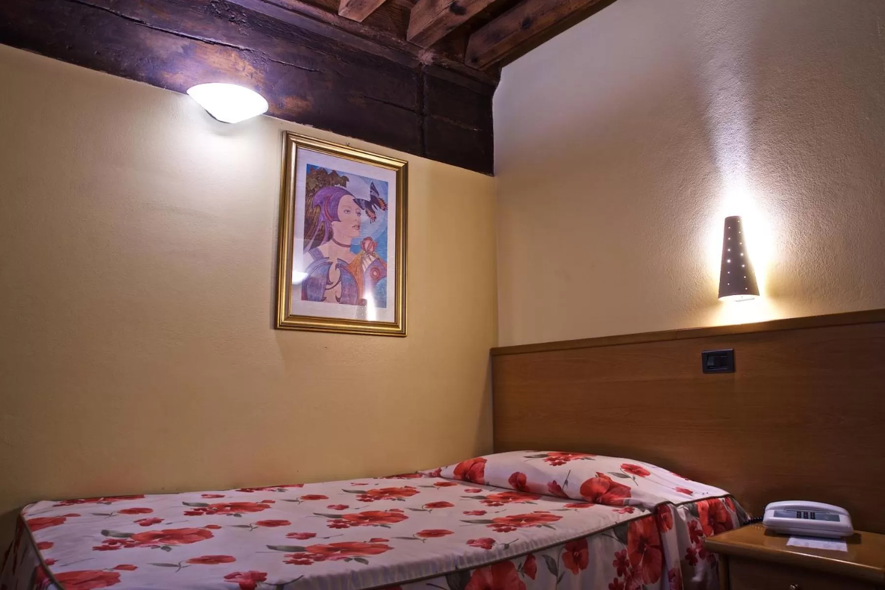 Bed in Hotel La Luna