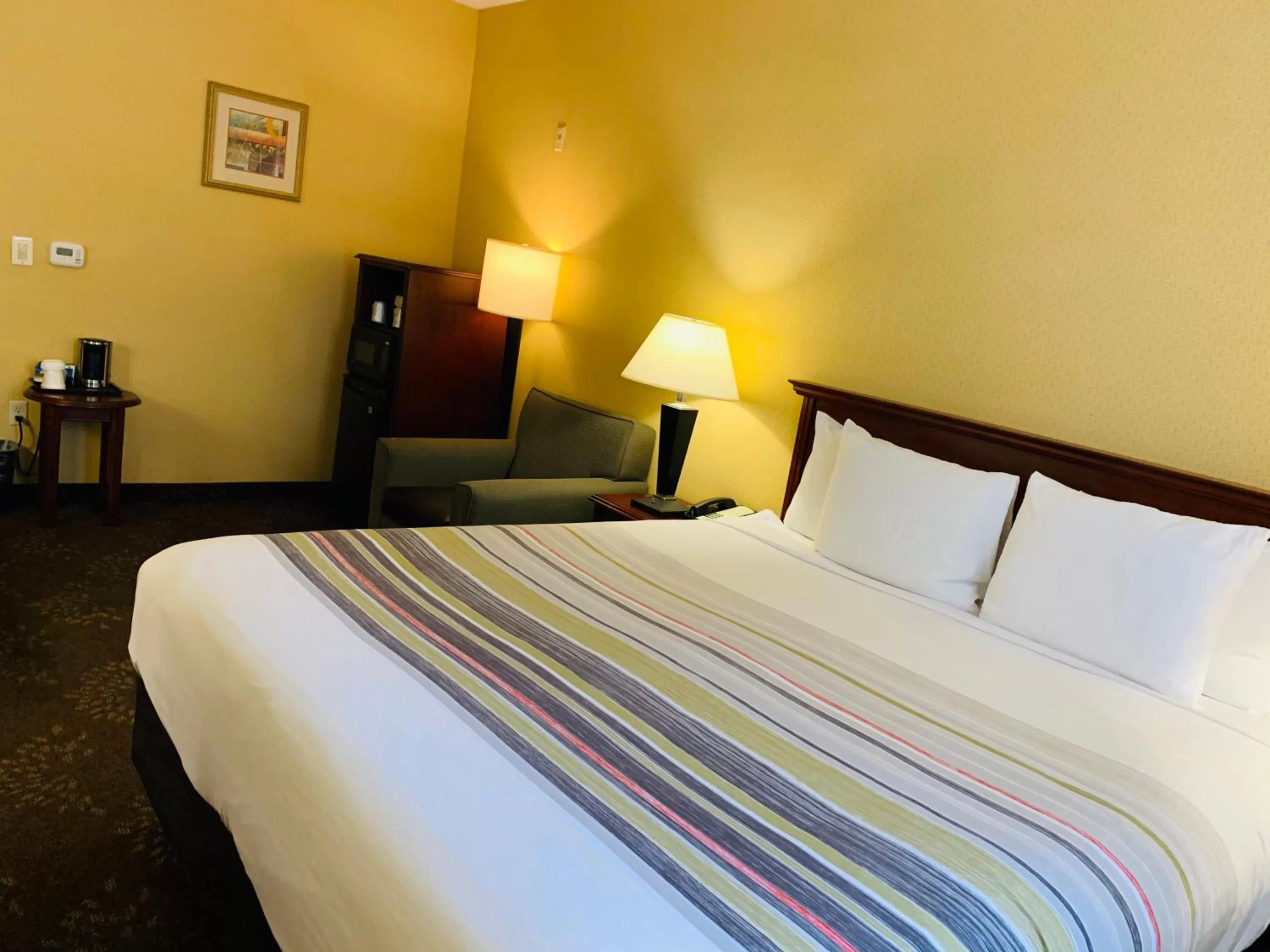 Bedroom, Bed in Country Inn & Suites by Radisson, San Jose International Airport, CA