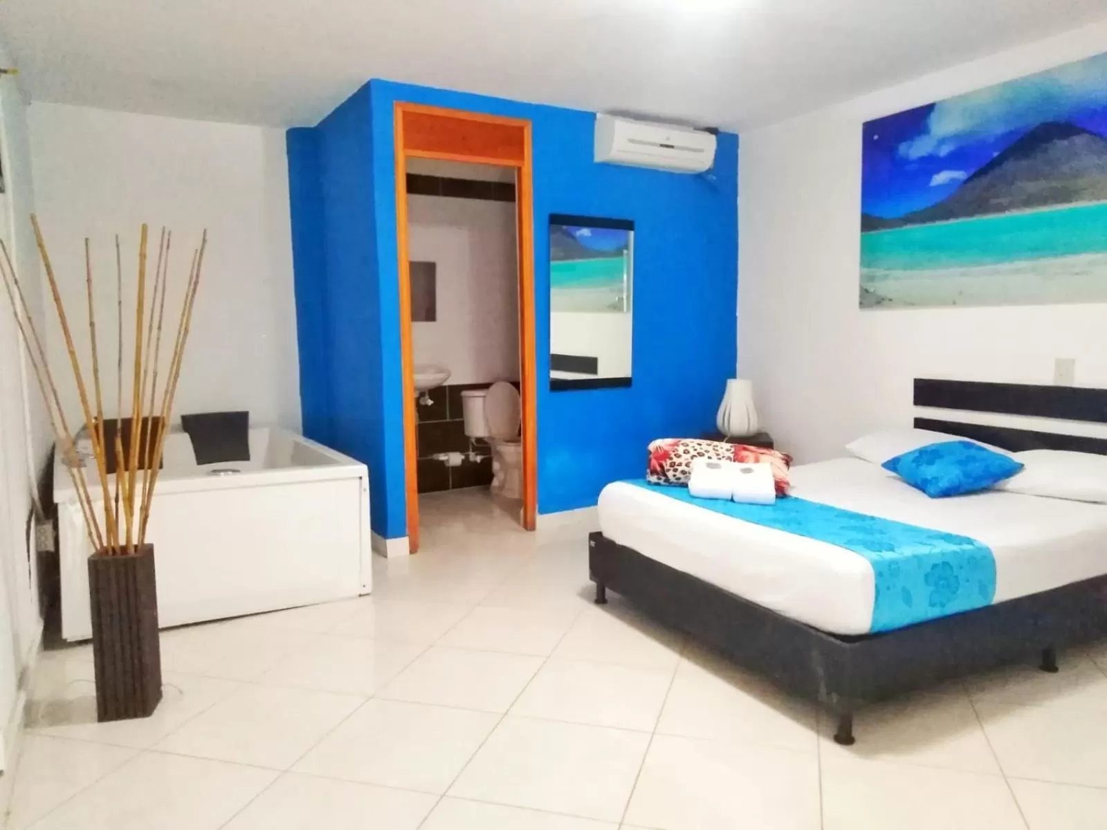 Bed in Hotel Miami Beach