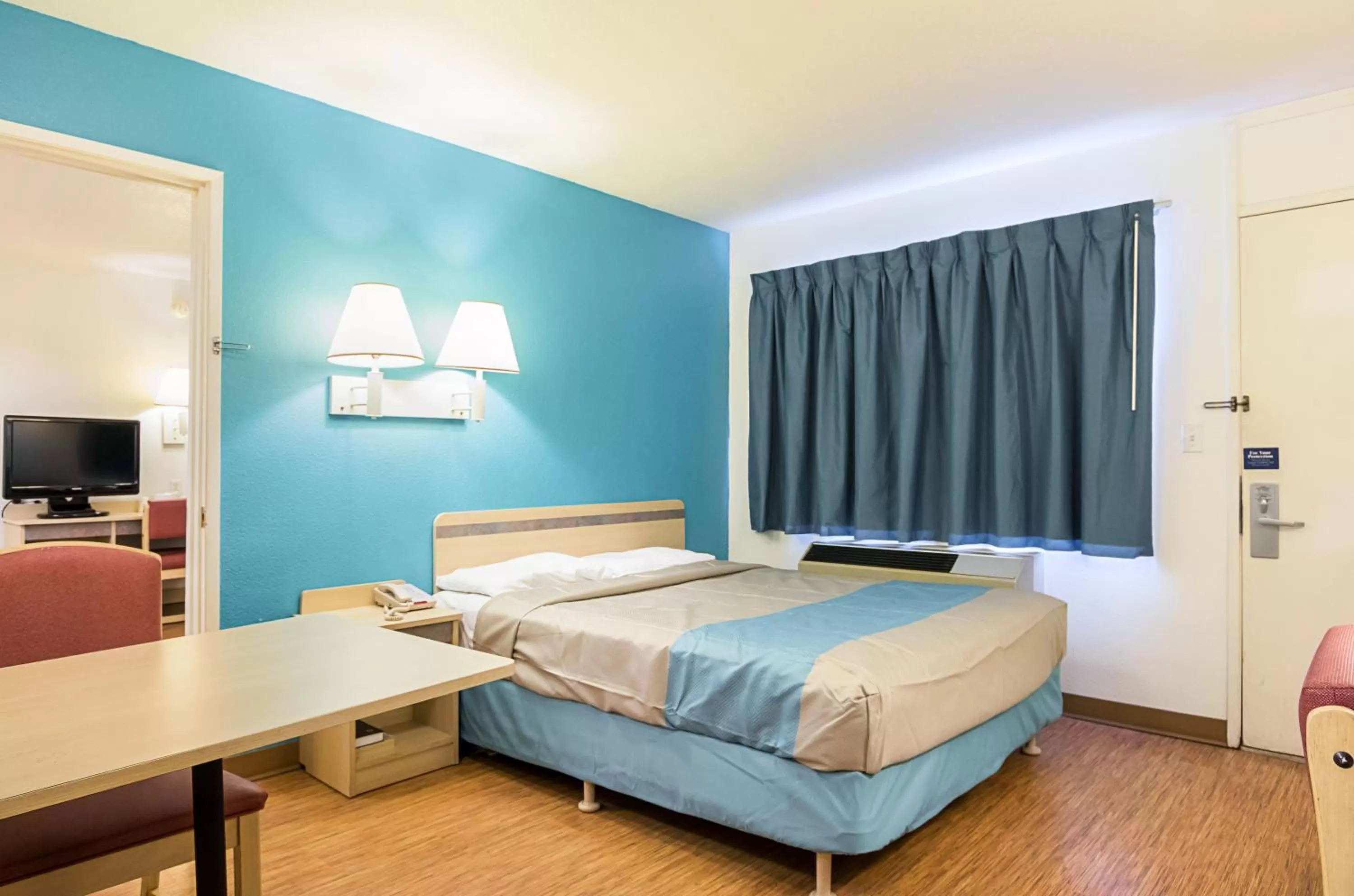 Bedroom, Bed in Motel 6-Rochester, MN