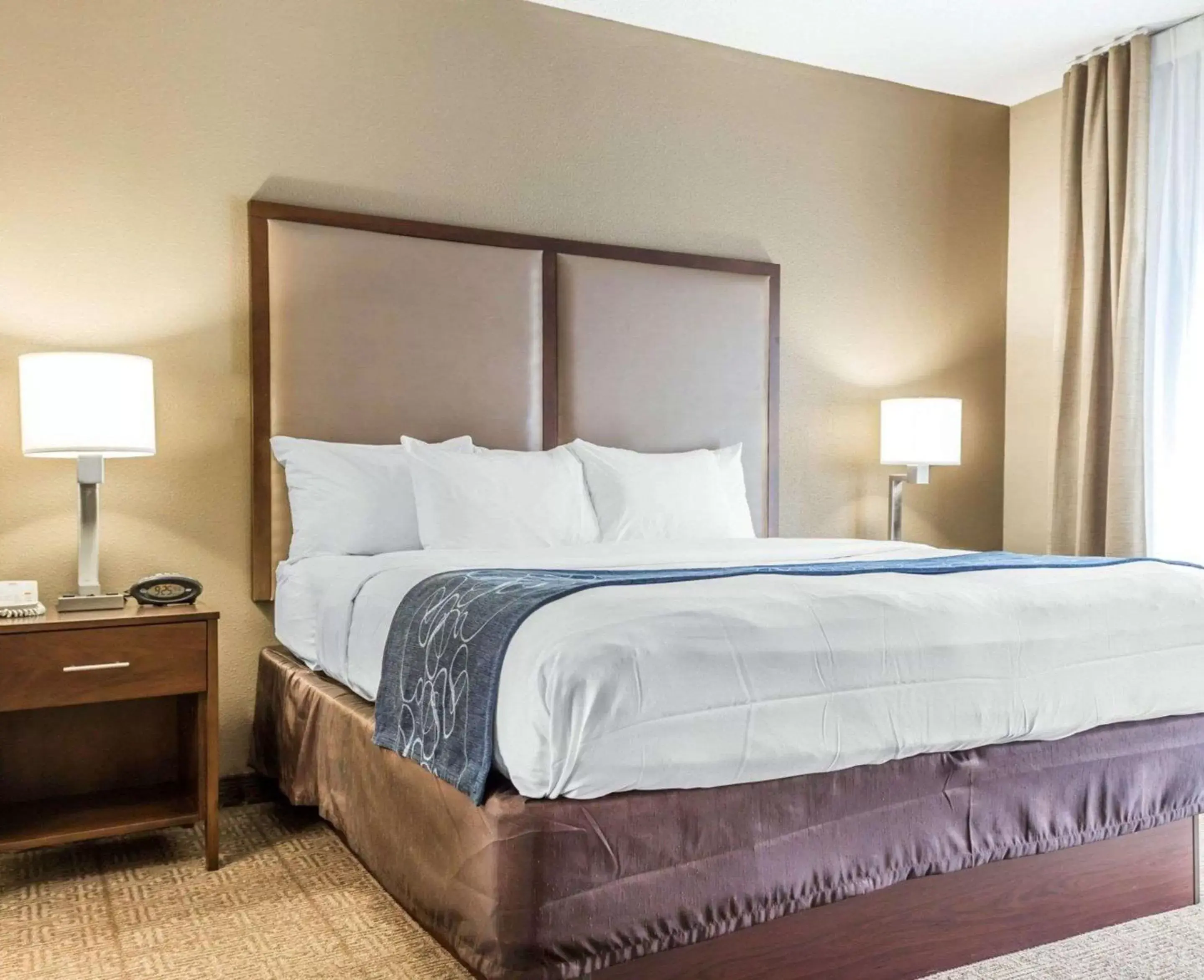 King Suite - Accessible/Non-Smoking in Comfort Suites at Isle of Palms Connector King Suite - Accessible/Non-Smoking in Comfort Suites at Isle of Palms Connector