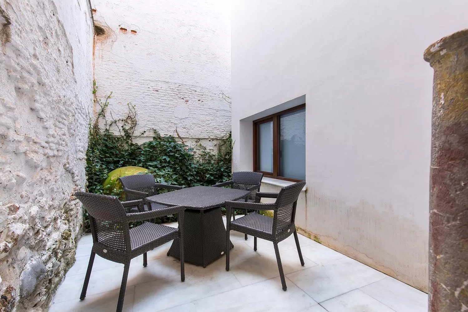 Patio in tuGuest Elvira Suites