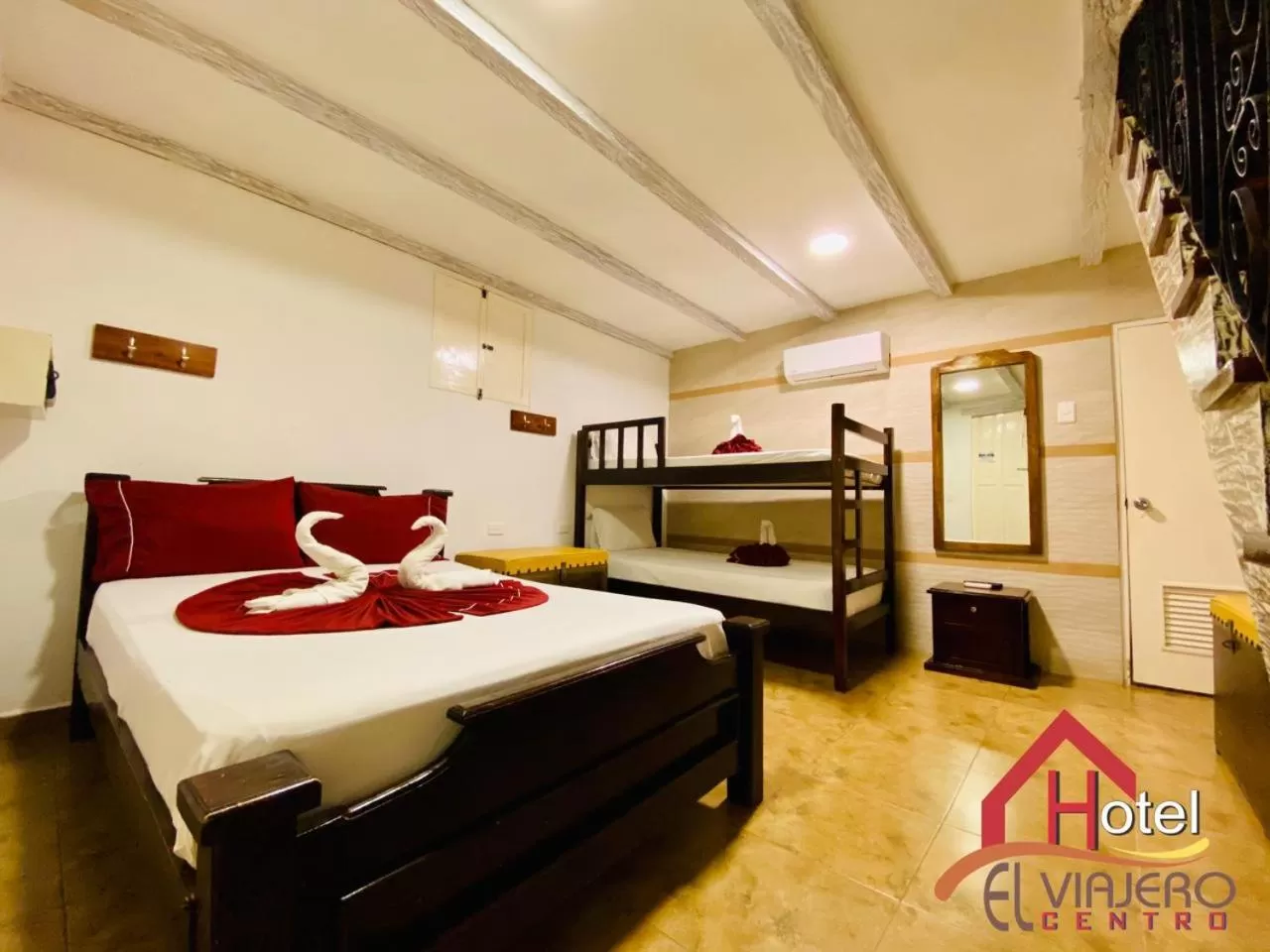 Photo of the whole room, Bed in Hotel El Viajero Centro