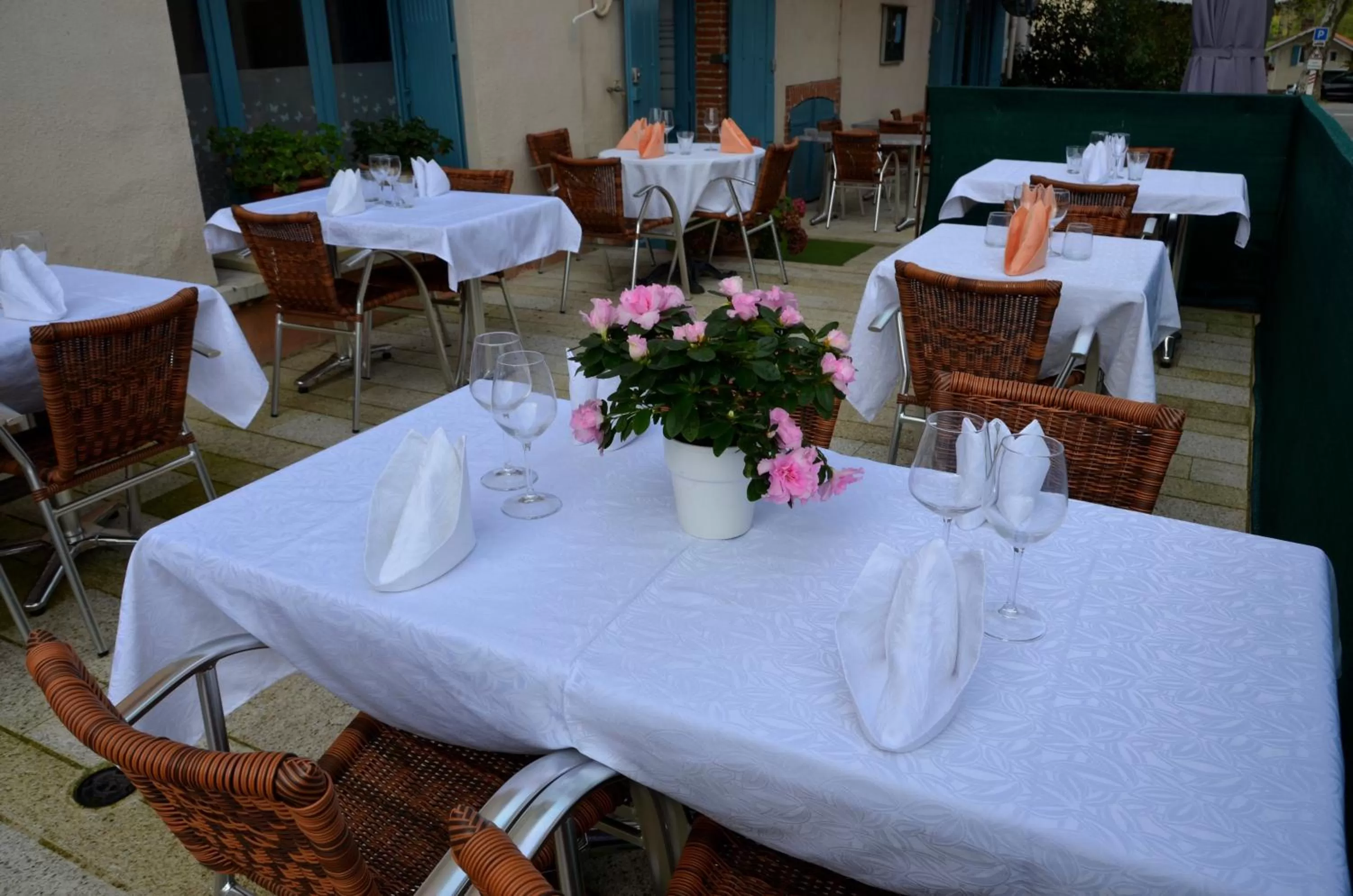 Restaurant/Places to Eat in Aux Lys d'Or