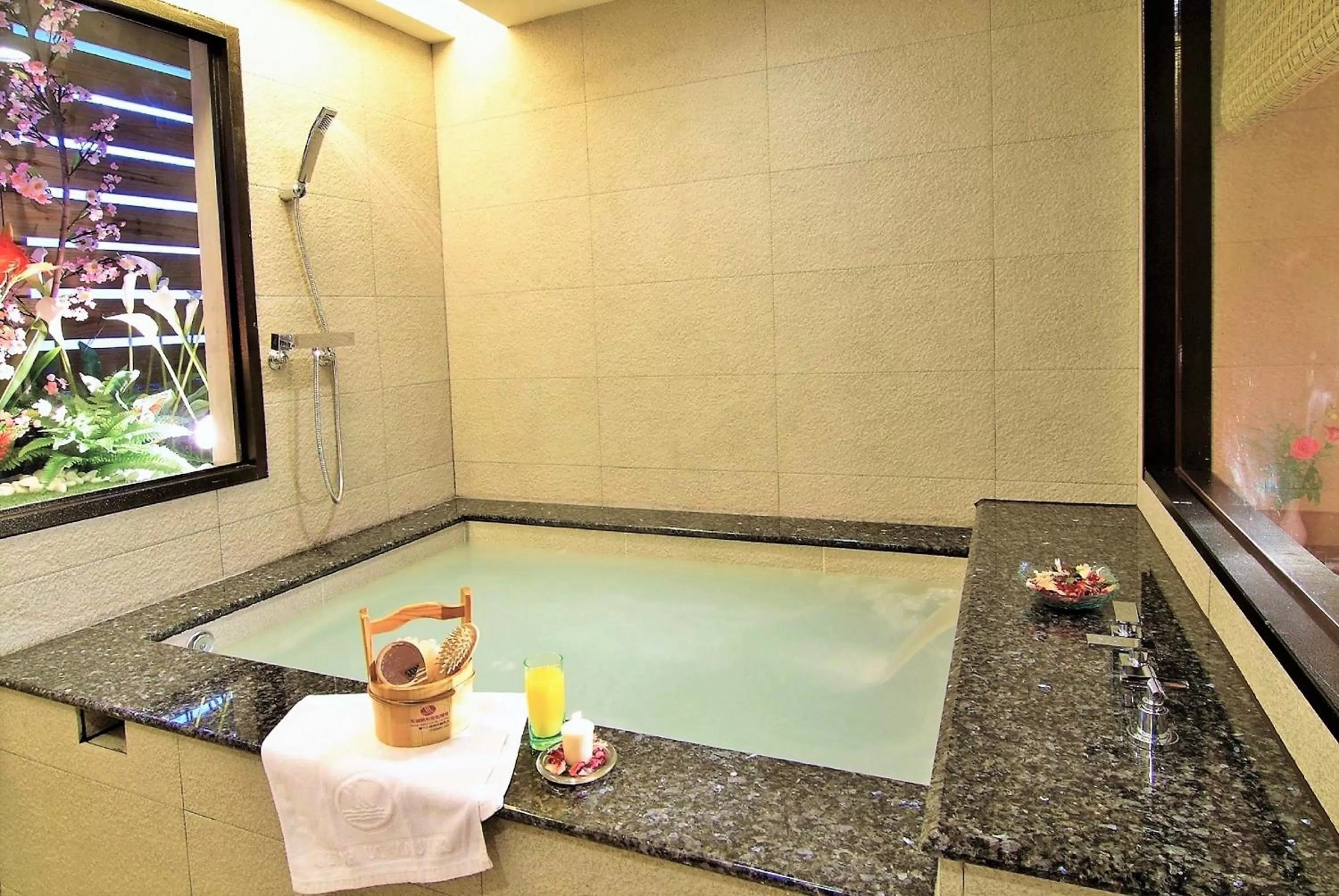Bath in Chyuan Du Spring Resort