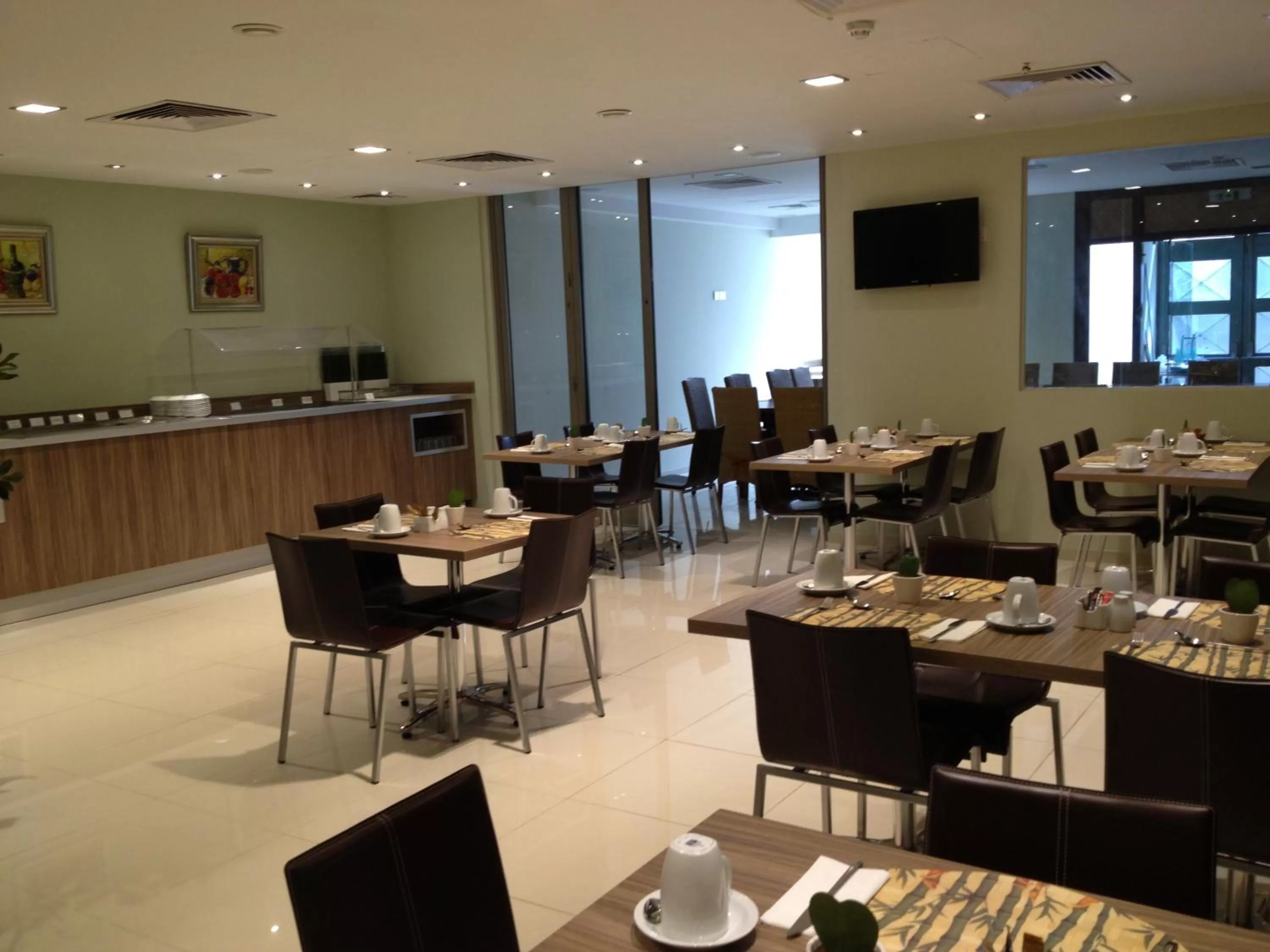 Restaurant/places to eat in Castelli Hotel Nicosia