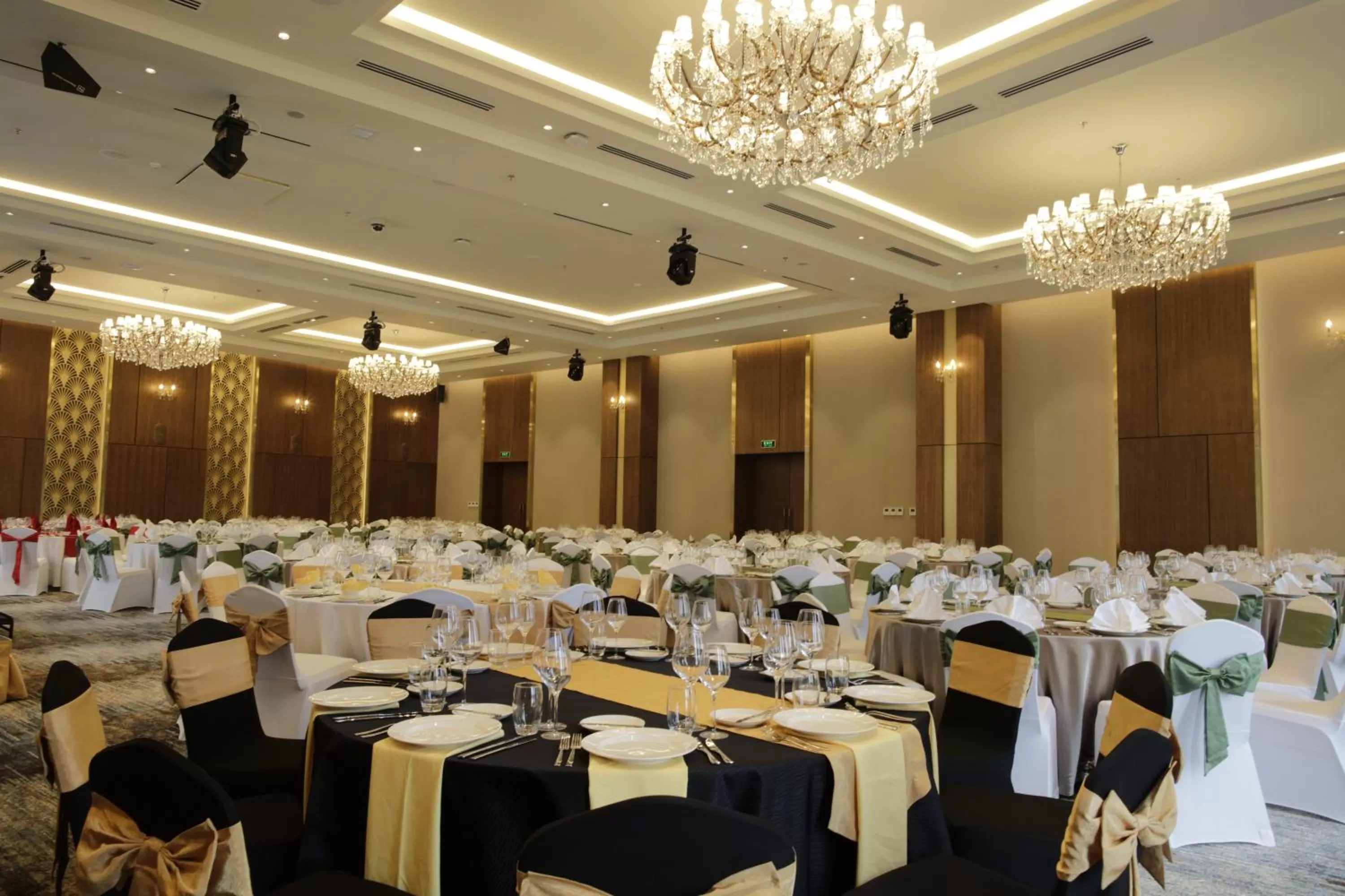 Area and facilities in Wyndham Grand KN Paradise Cam Ranh