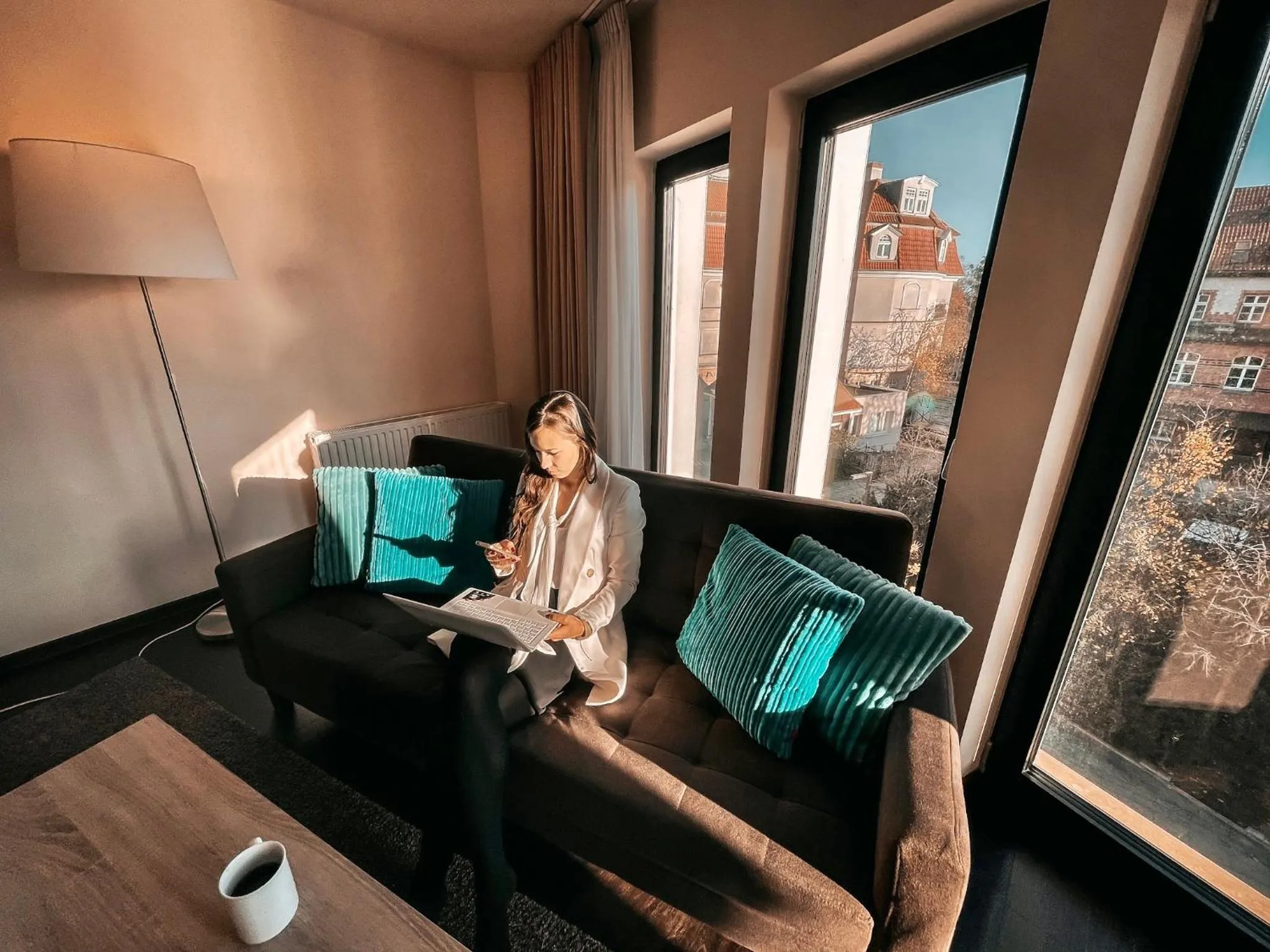 People, TV/Entertainment Center in Hotel Molo