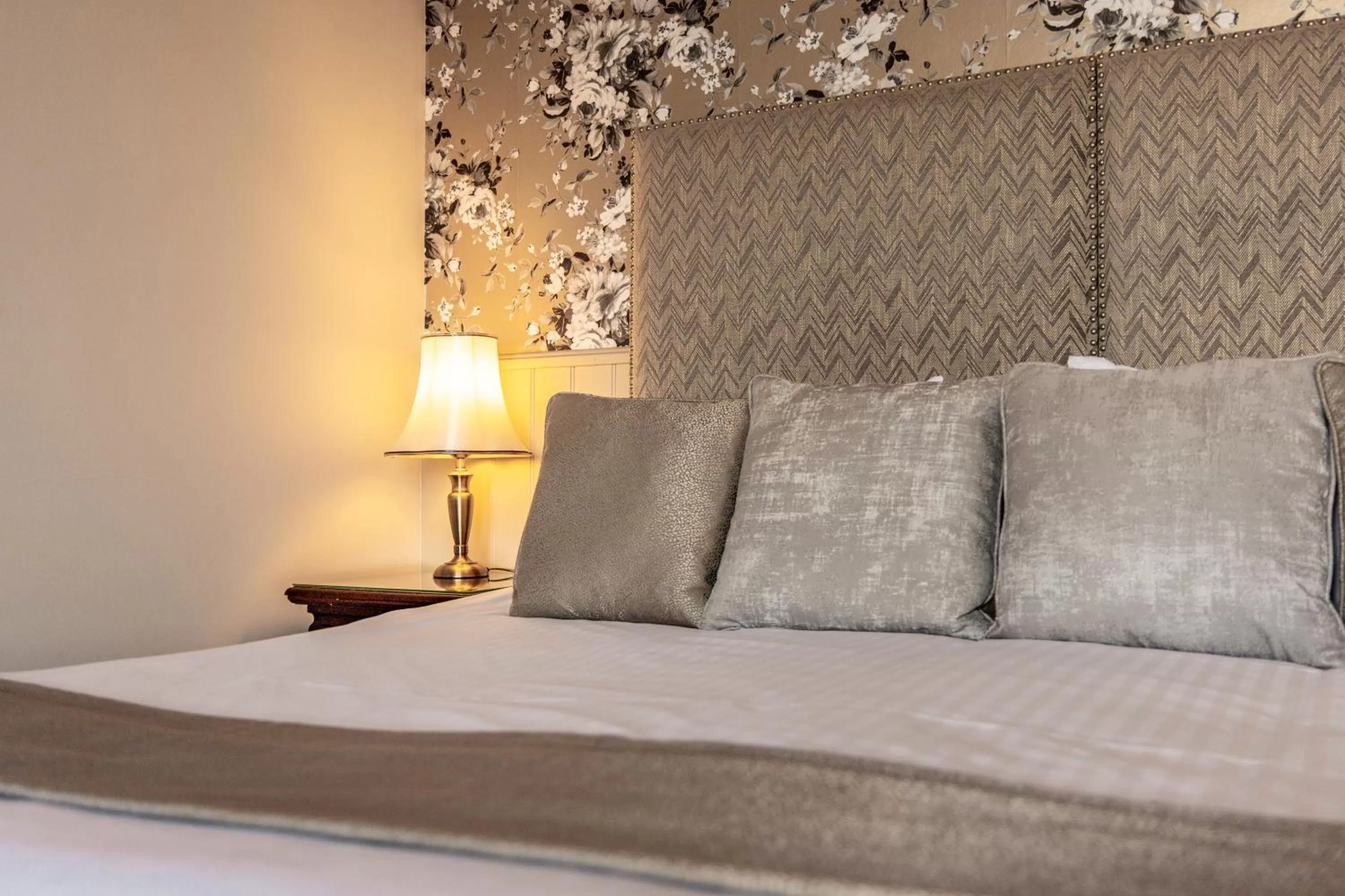 Decorative detail, Bed in Best Western Walton Park Hotel