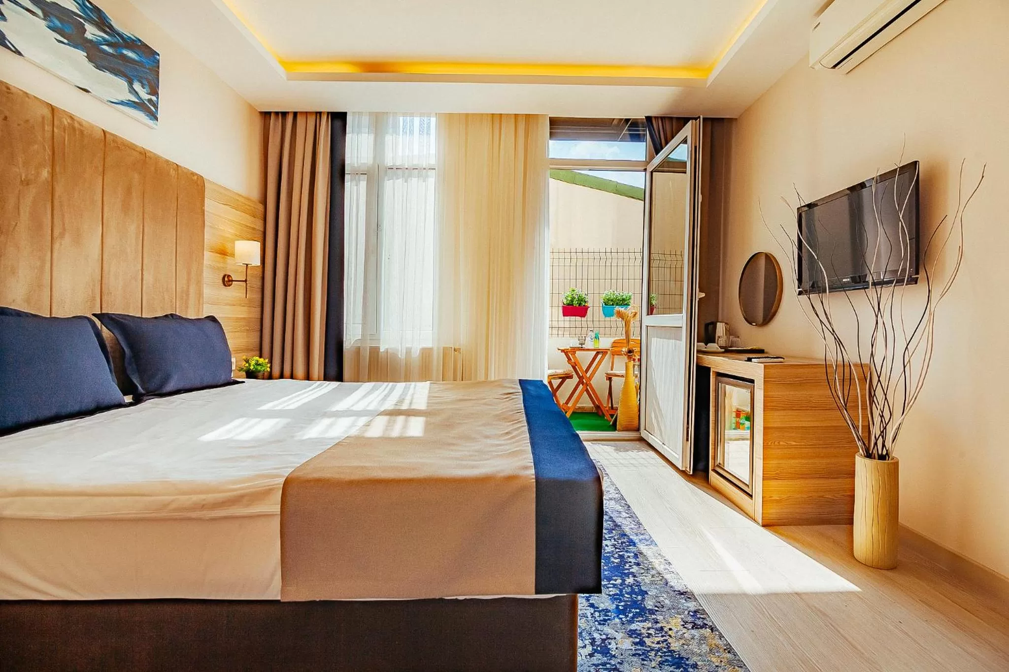 Photo of the whole room, Bed in The Milltown Hotel