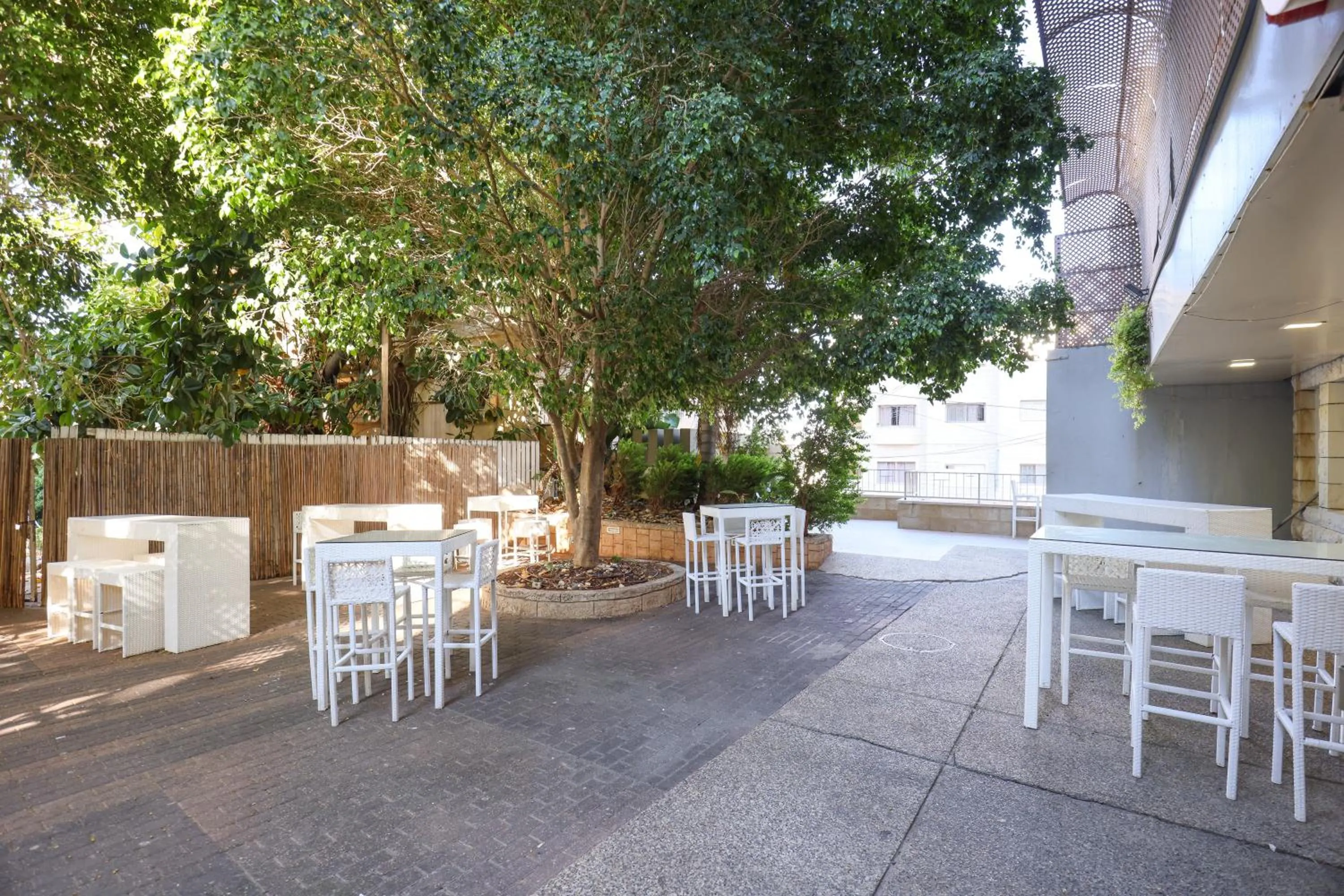 Garden in Tabar Hotel