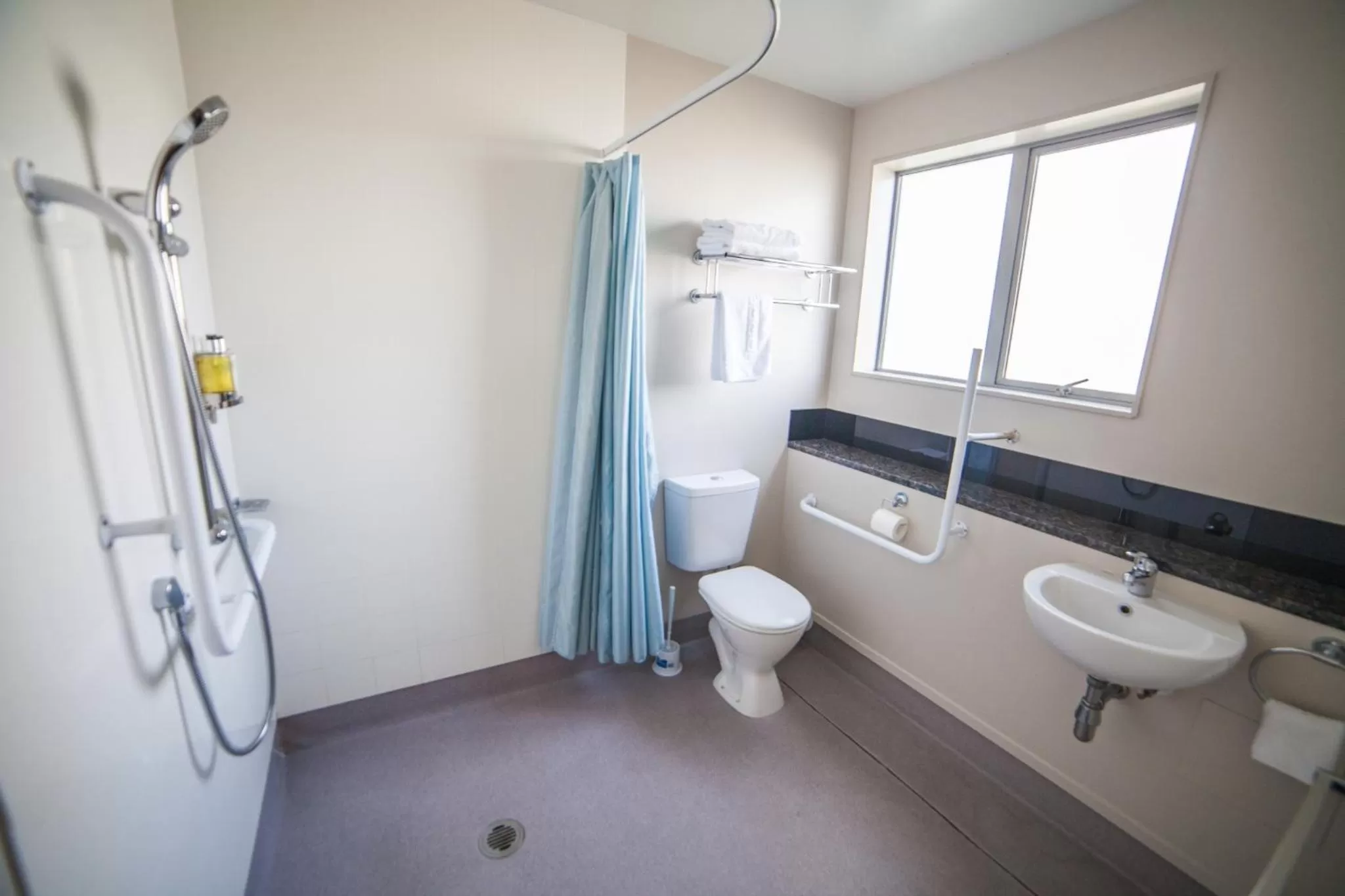 Bathroom in City Central Motel Apartments