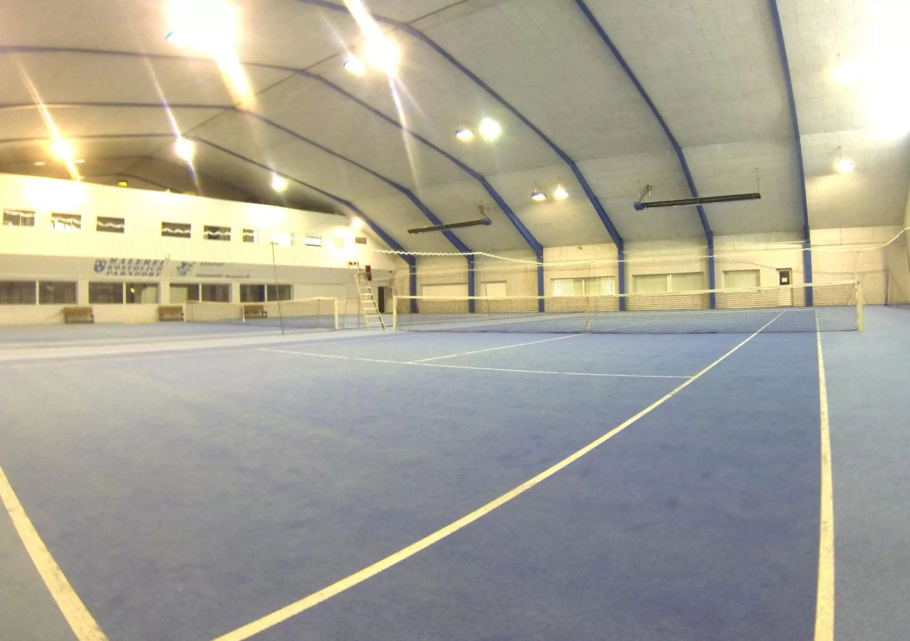 Tennis court in Sporthotel Podersdorf