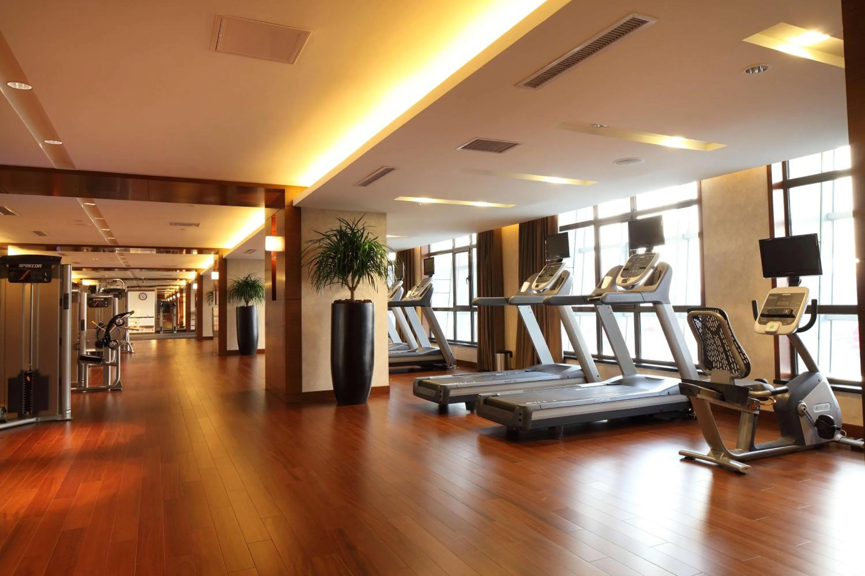 Fitness centre/facilities in DoubleTree by Hilton Shenyang