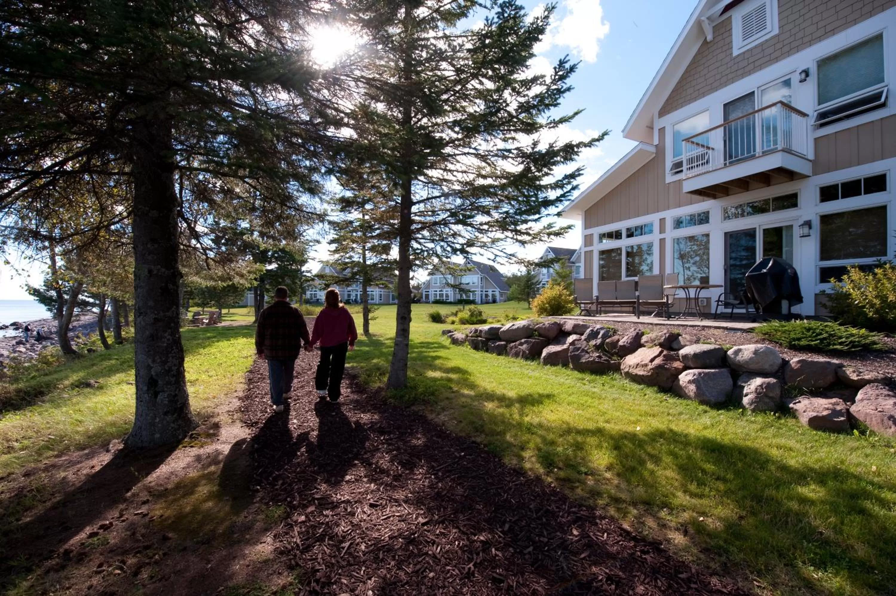 Guests in Larsmont Cottages