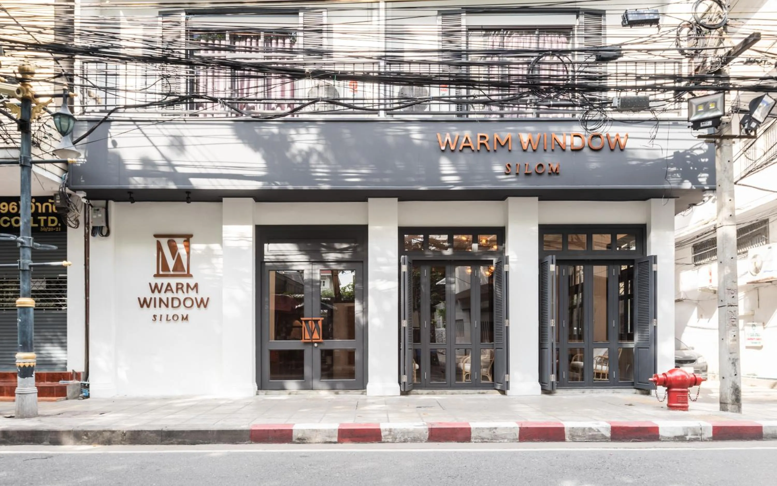 Property building in Warm Window Silom