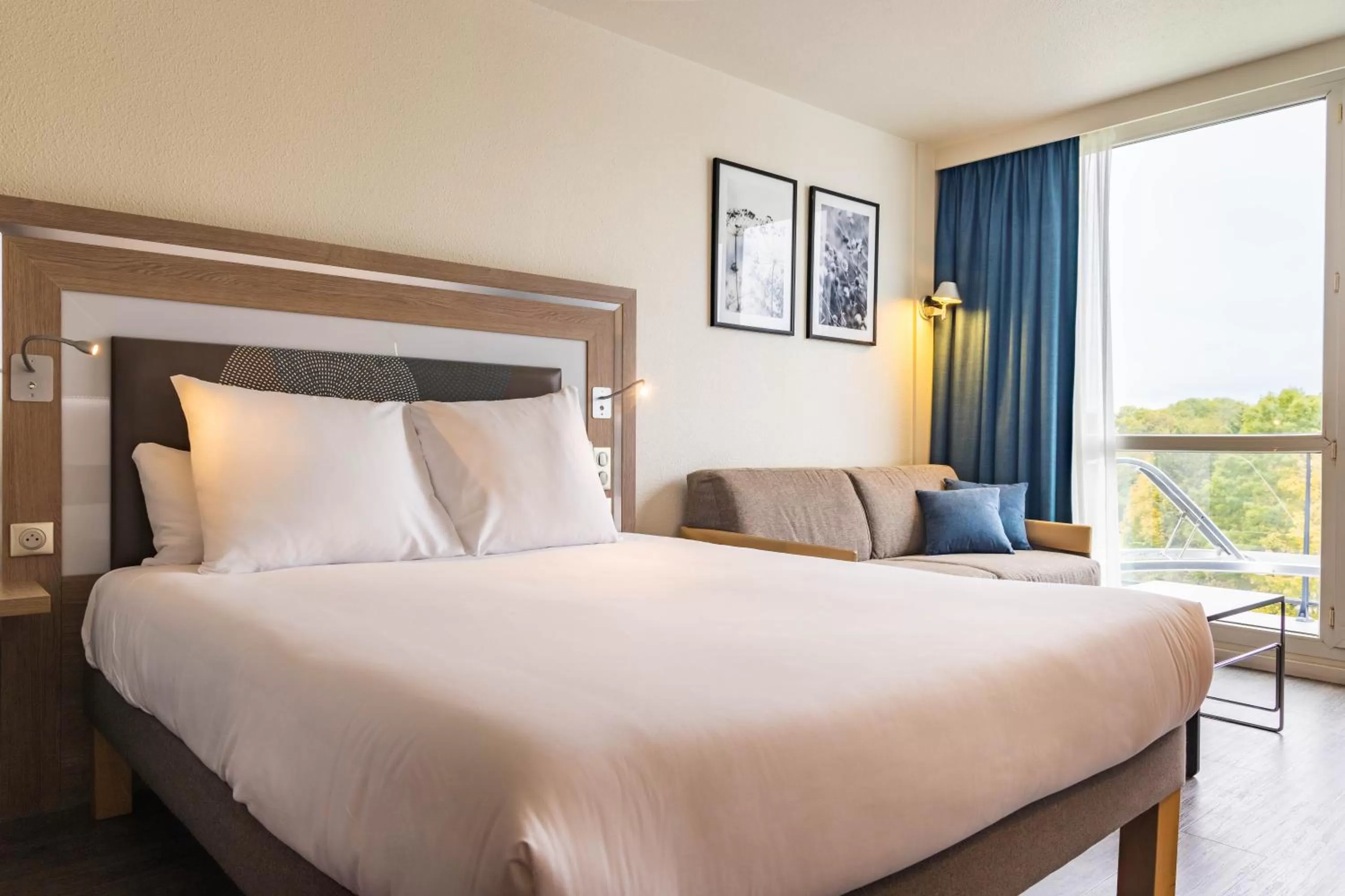 Bedroom, Bed in Novotel Senart Golf De Greenparc