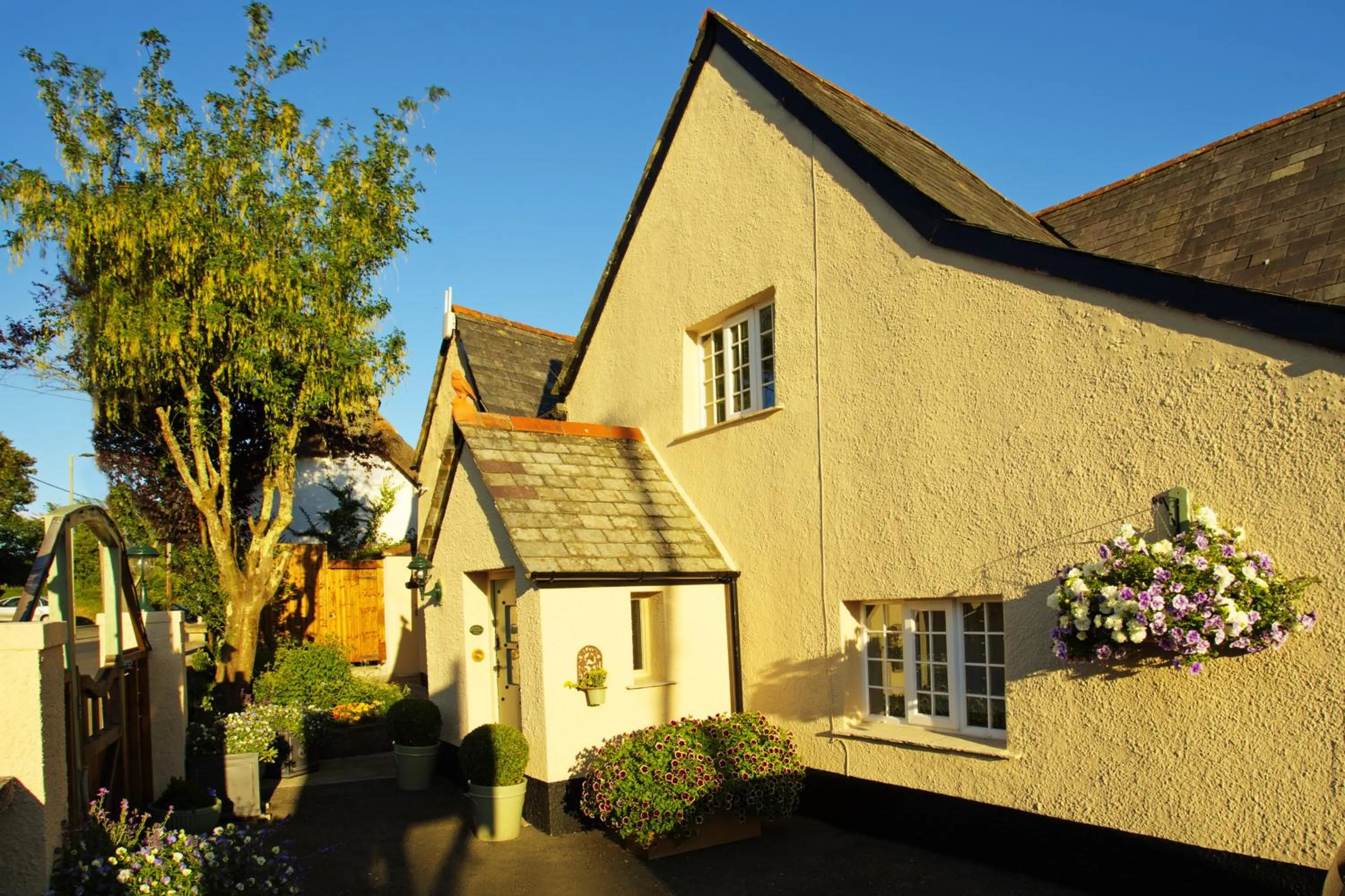Facade/entrance in Tinhay Mill