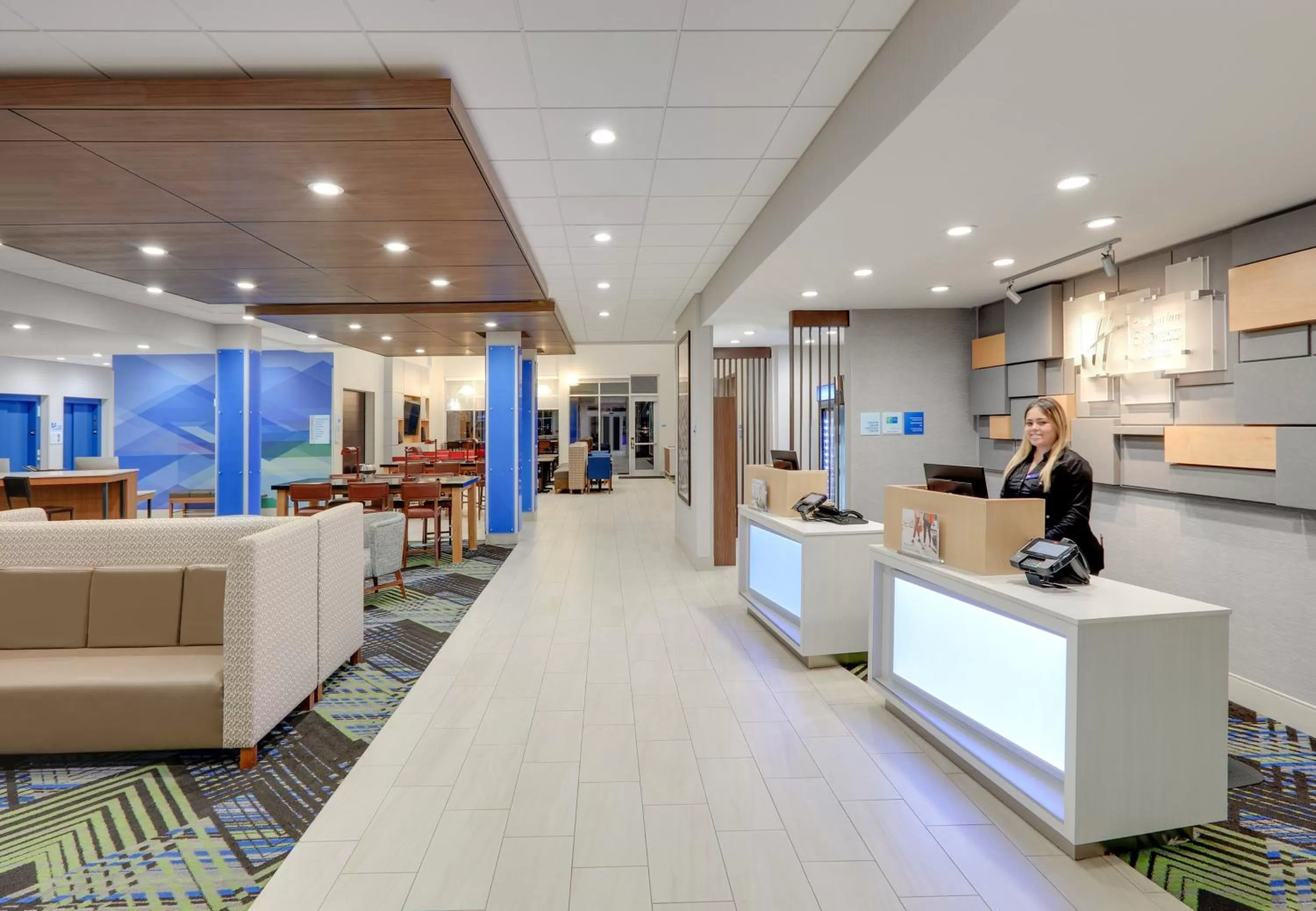 Property building in Holiday Inn Express & Suites - Dallas NW HWY - Love Field by IHG