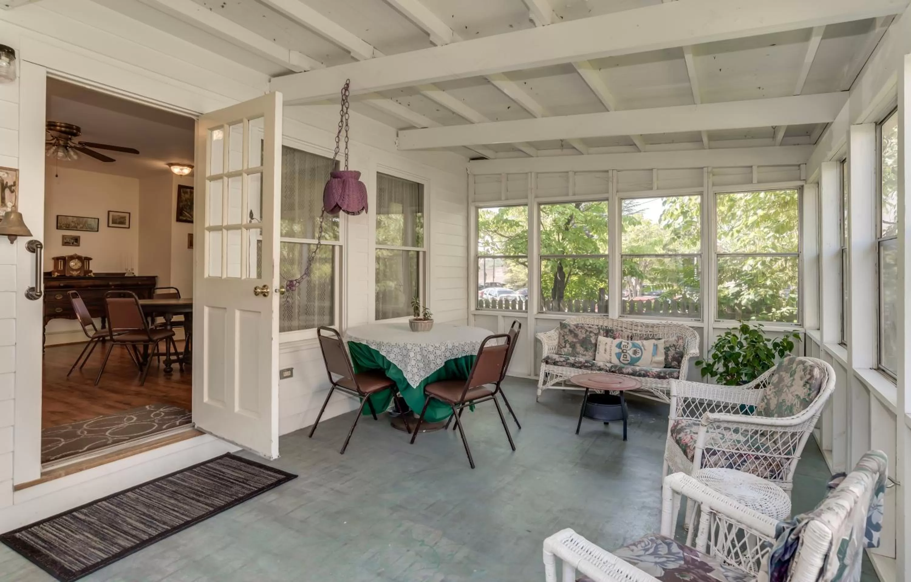 Area and facilities in Carrier Houses Bed & Breakfast