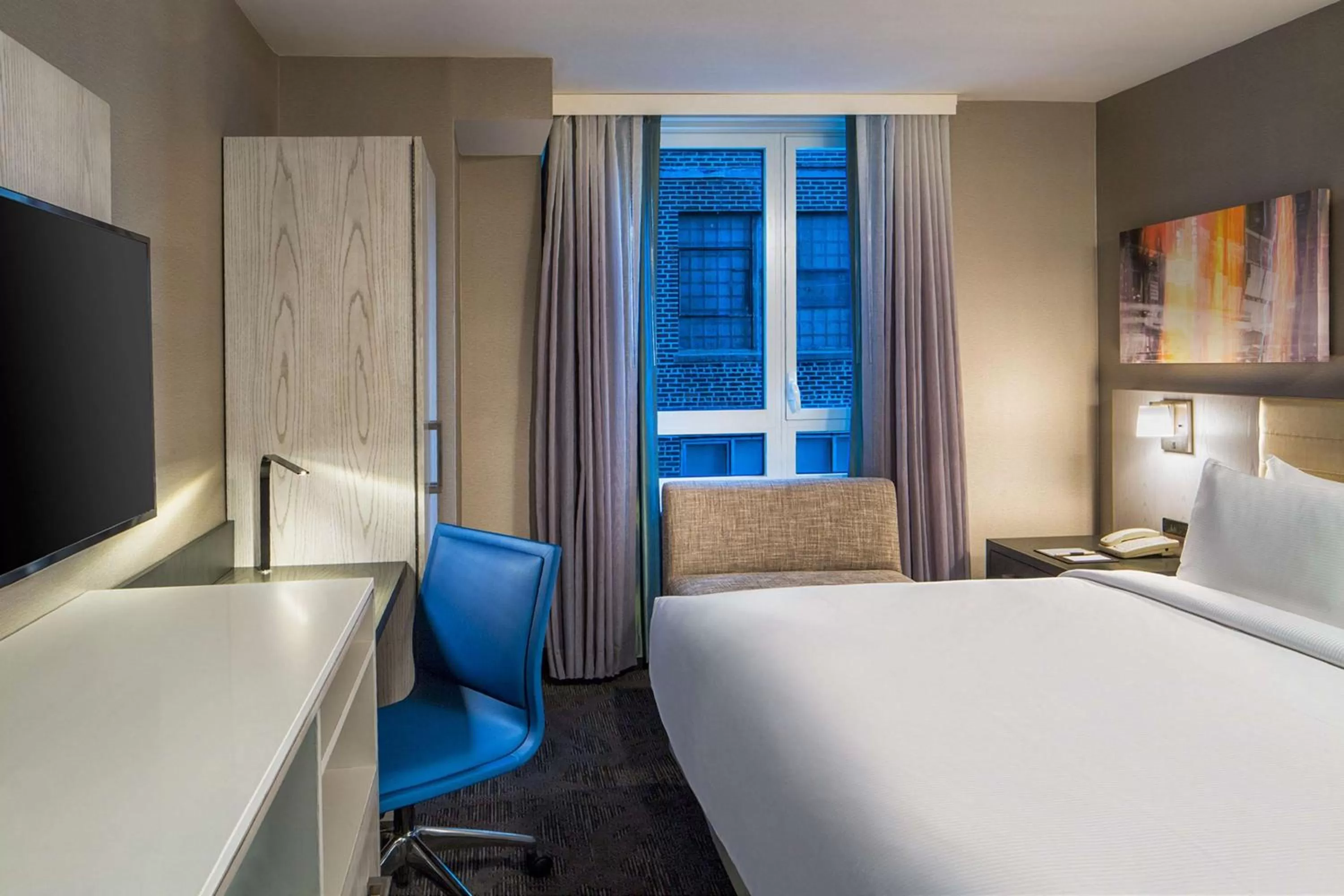 Bedroom, Bed in Doubletree By Hilton New York Times Square West