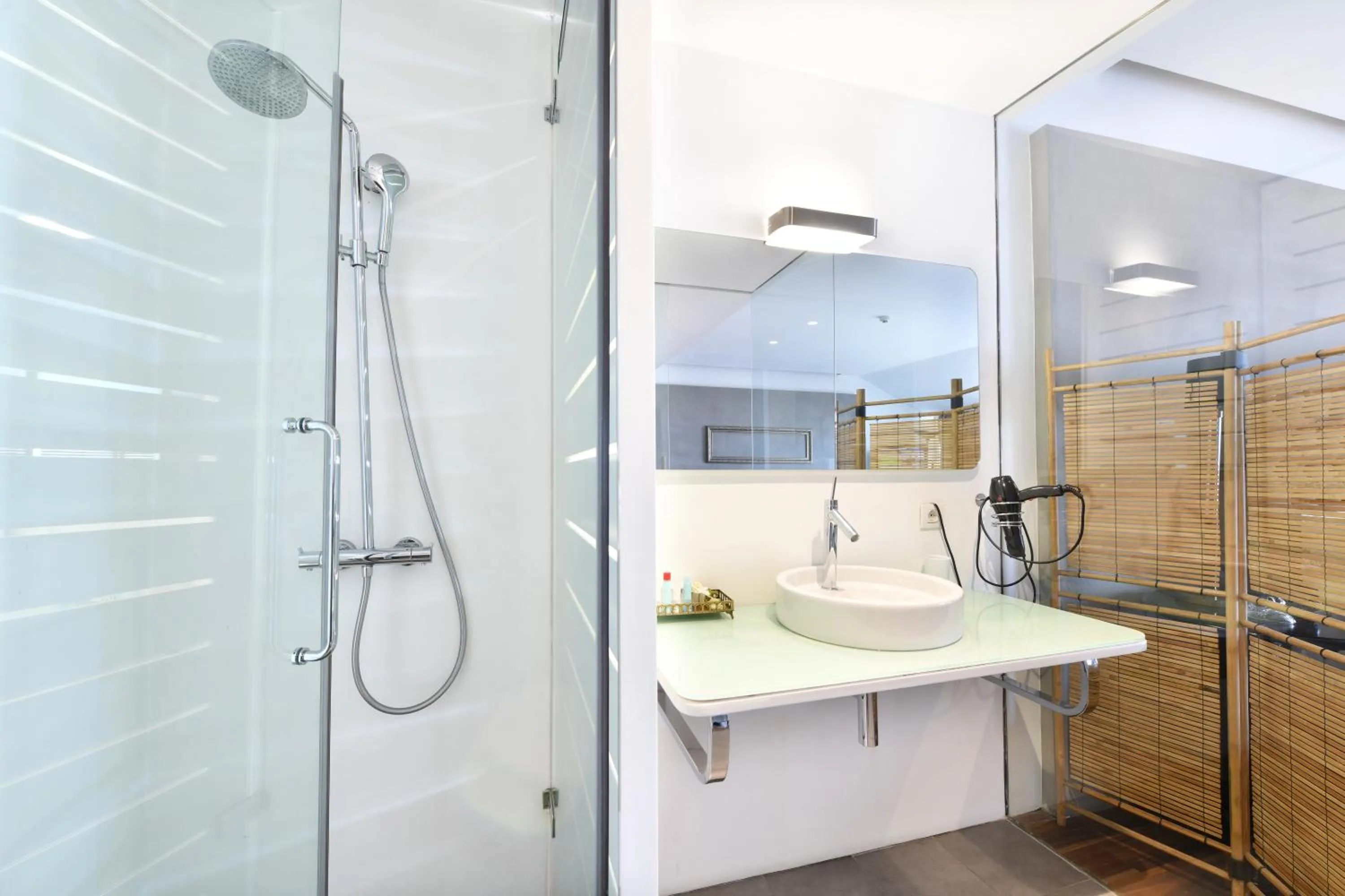 Bathroom in Ansen Hotel and Suites