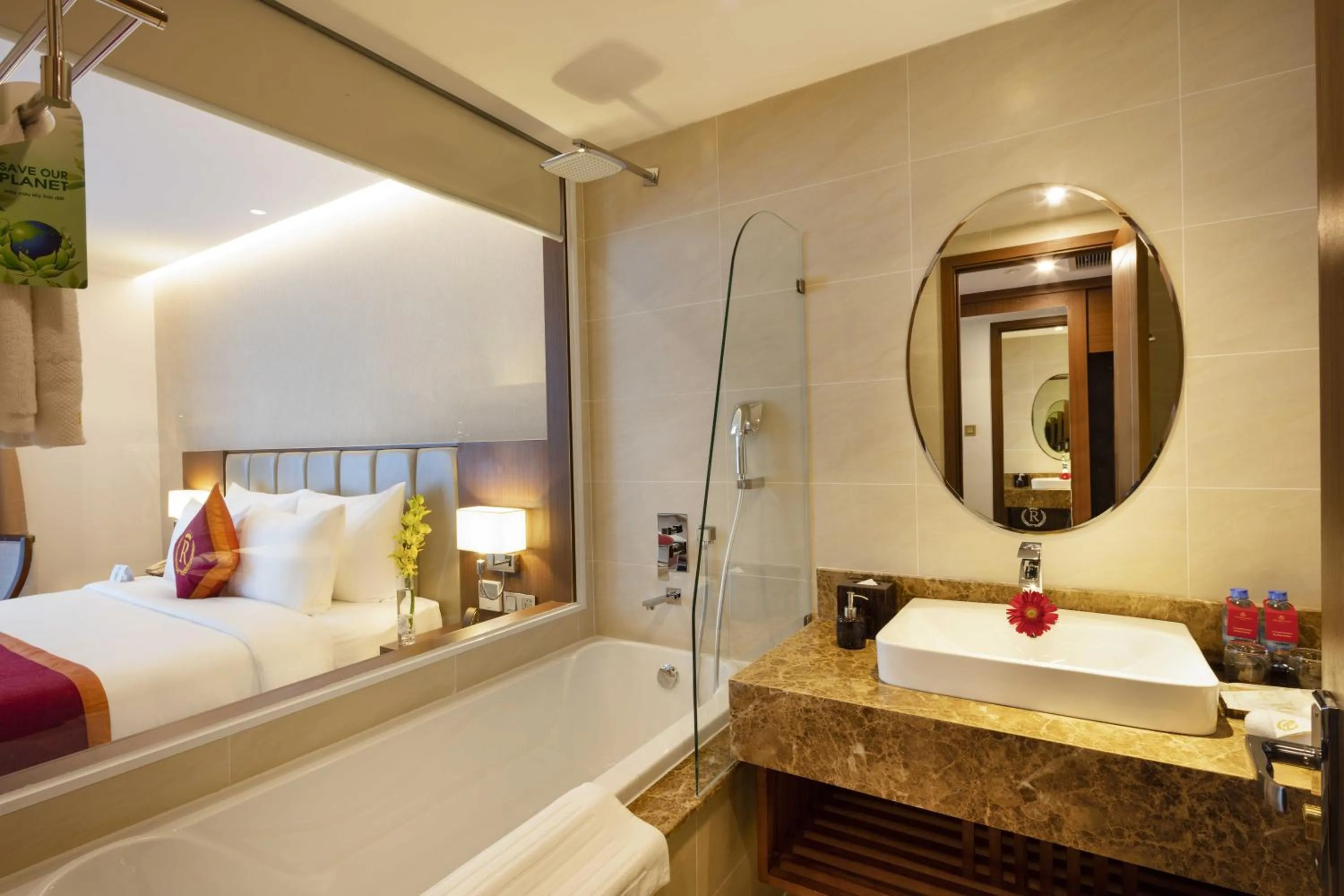 Bath, Bed in Regalia Gold Hotel