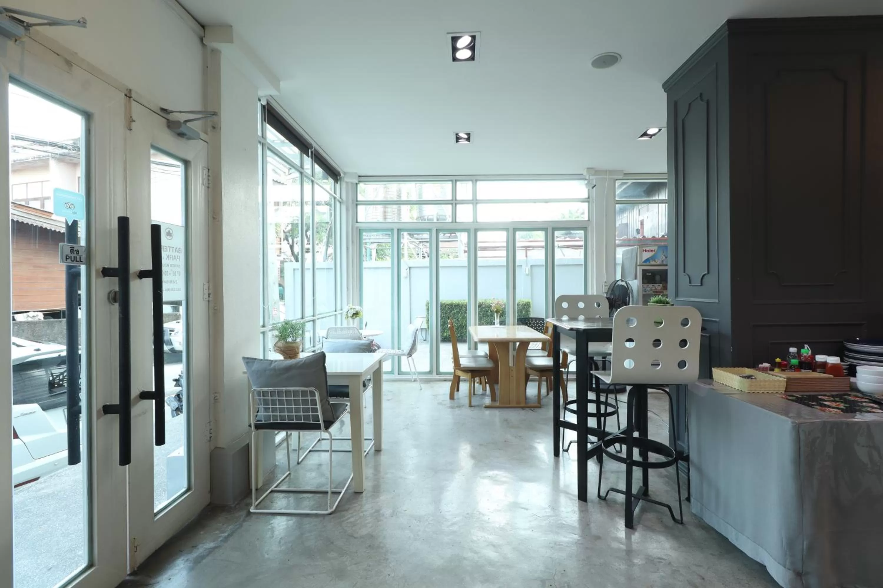 Lobby or reception, Restaurant/Places to Eat in The Battery Park Midtown Boutique