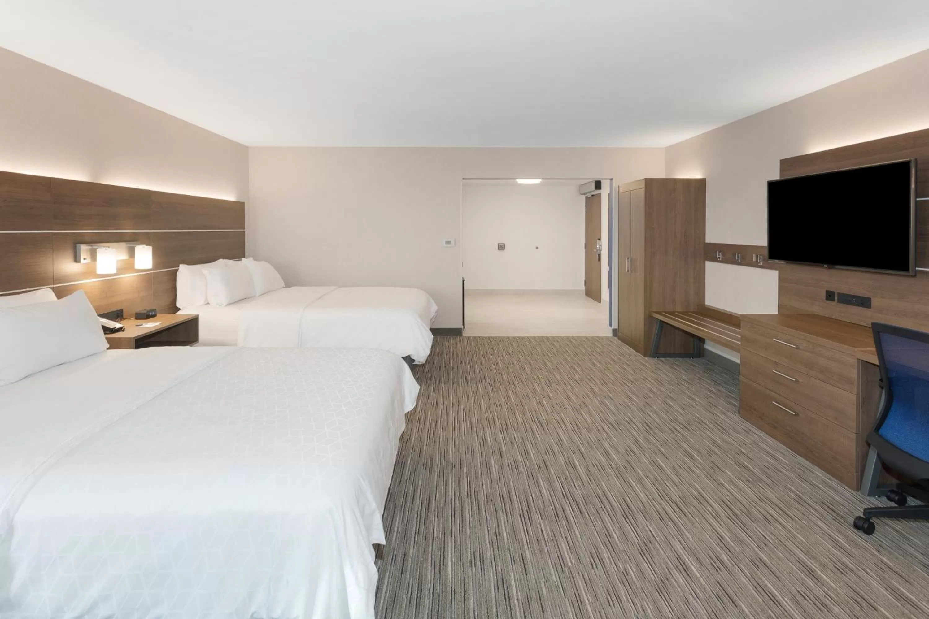 Photo of the whole room, Bed in Holiday Inn Express Hotel & Suites Ottawa Airport by IHG