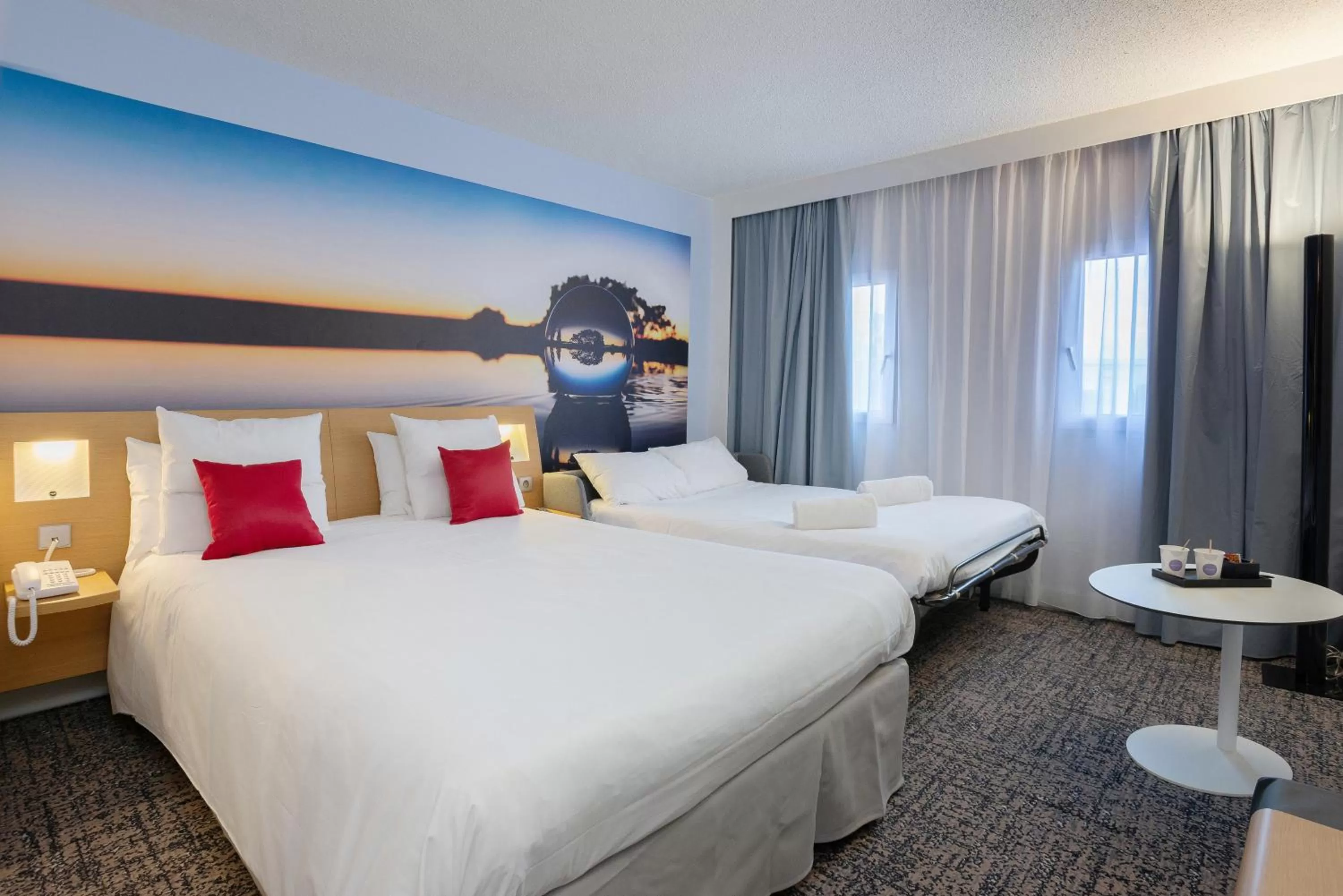 Photo of the whole room, Bed in Novotel Toulouse Centre Compans Caffarelli