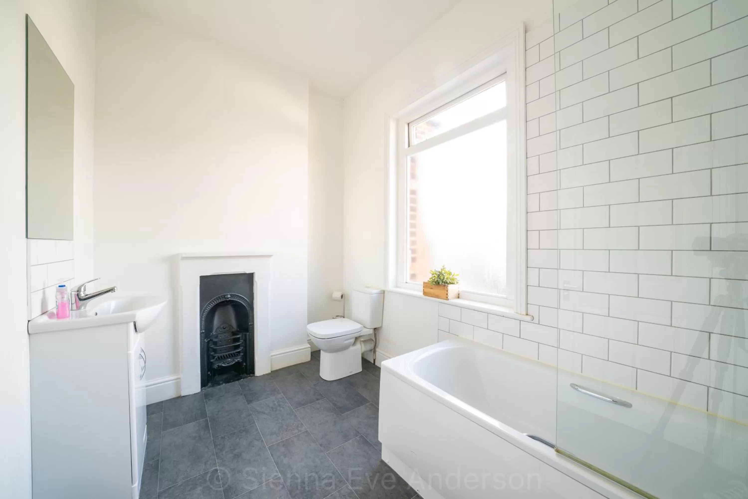 The Veteran Hotel & Bar