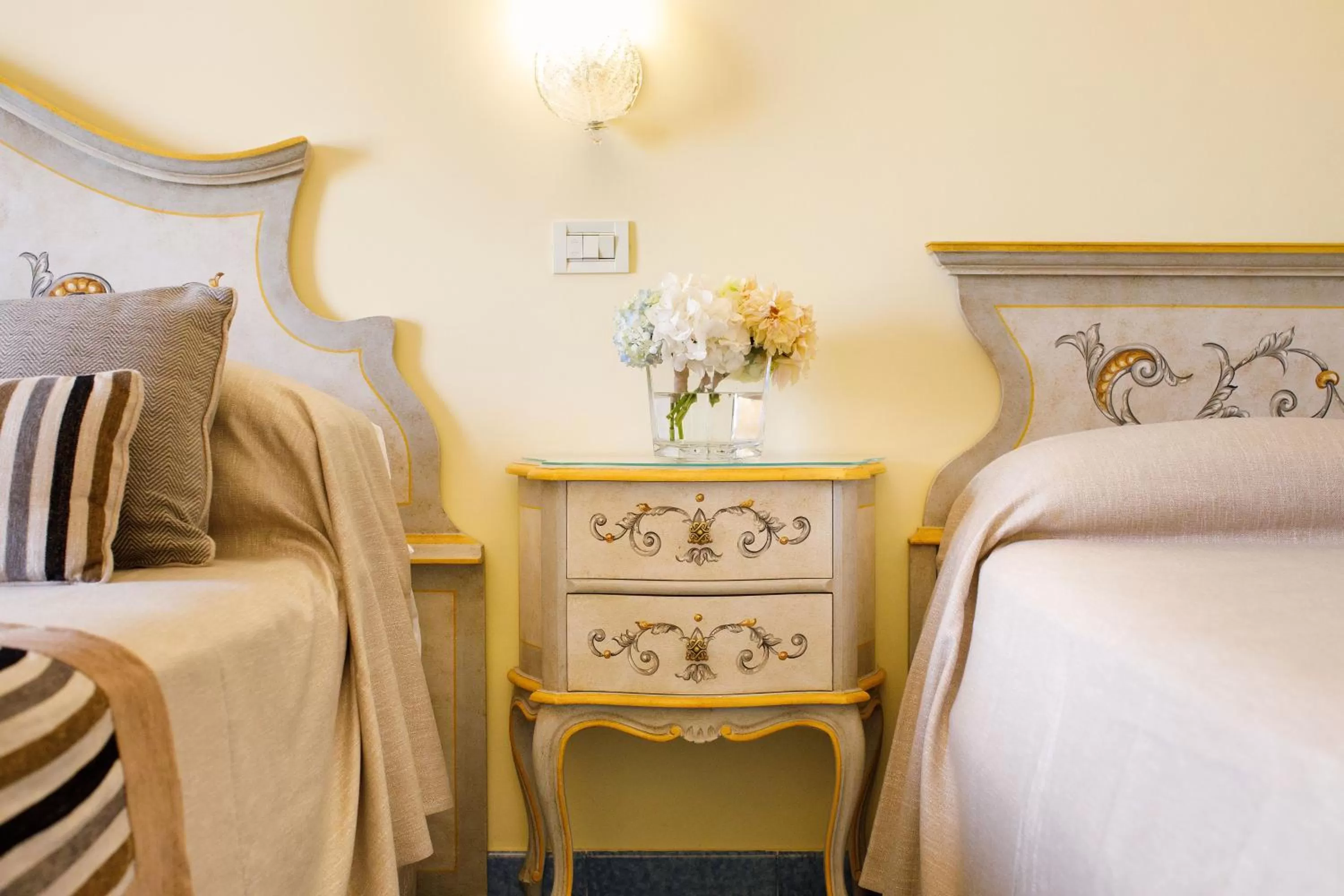 Bed in Hotel Zi' Teresa