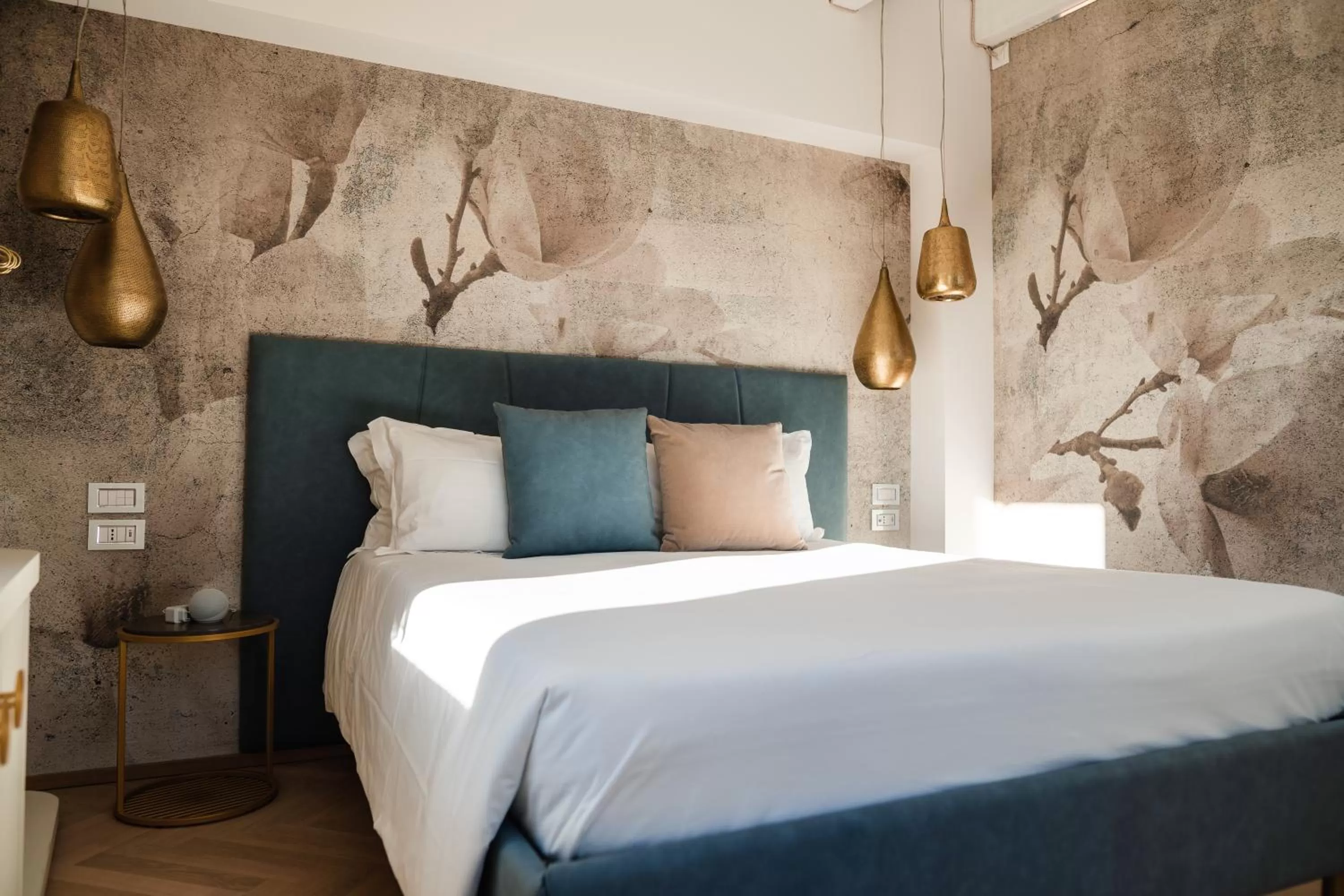 Bedroom, Bed in LUXURY SUITES ROCOPOM - Lake Front