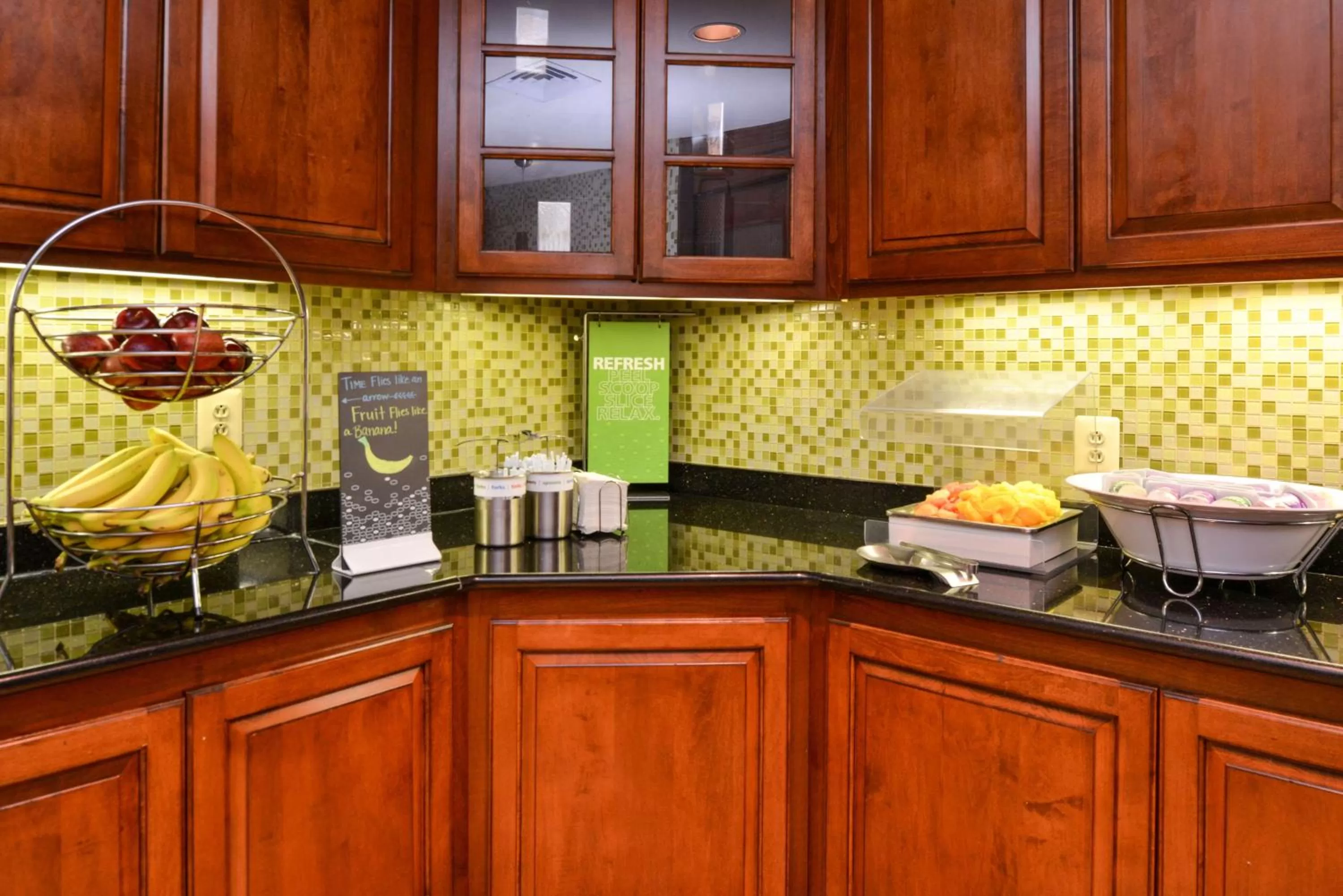 Breakfast in Hampton Inn and Suites Fredericksburg South