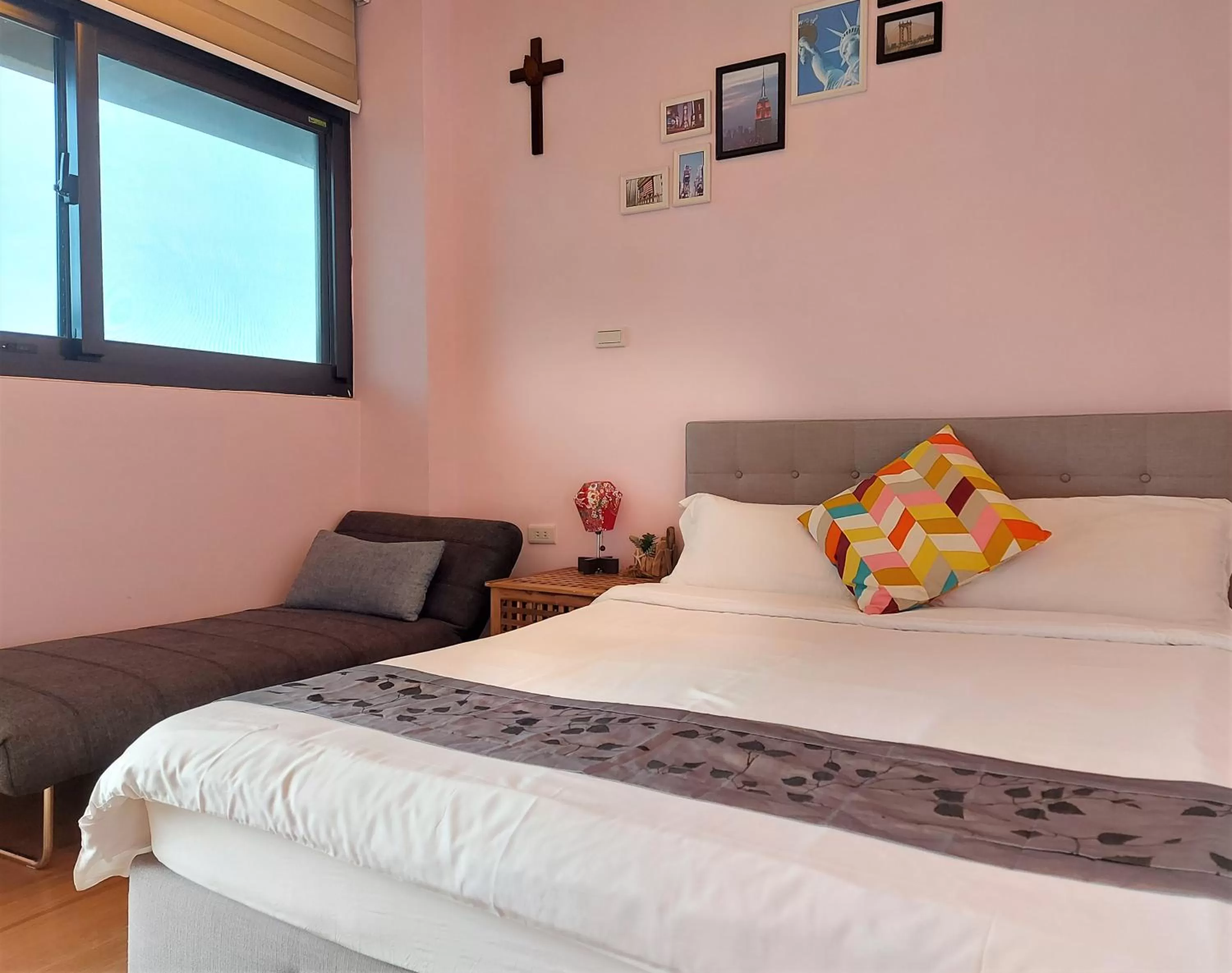 Photo of the whole room, Bed in Dosun B&B