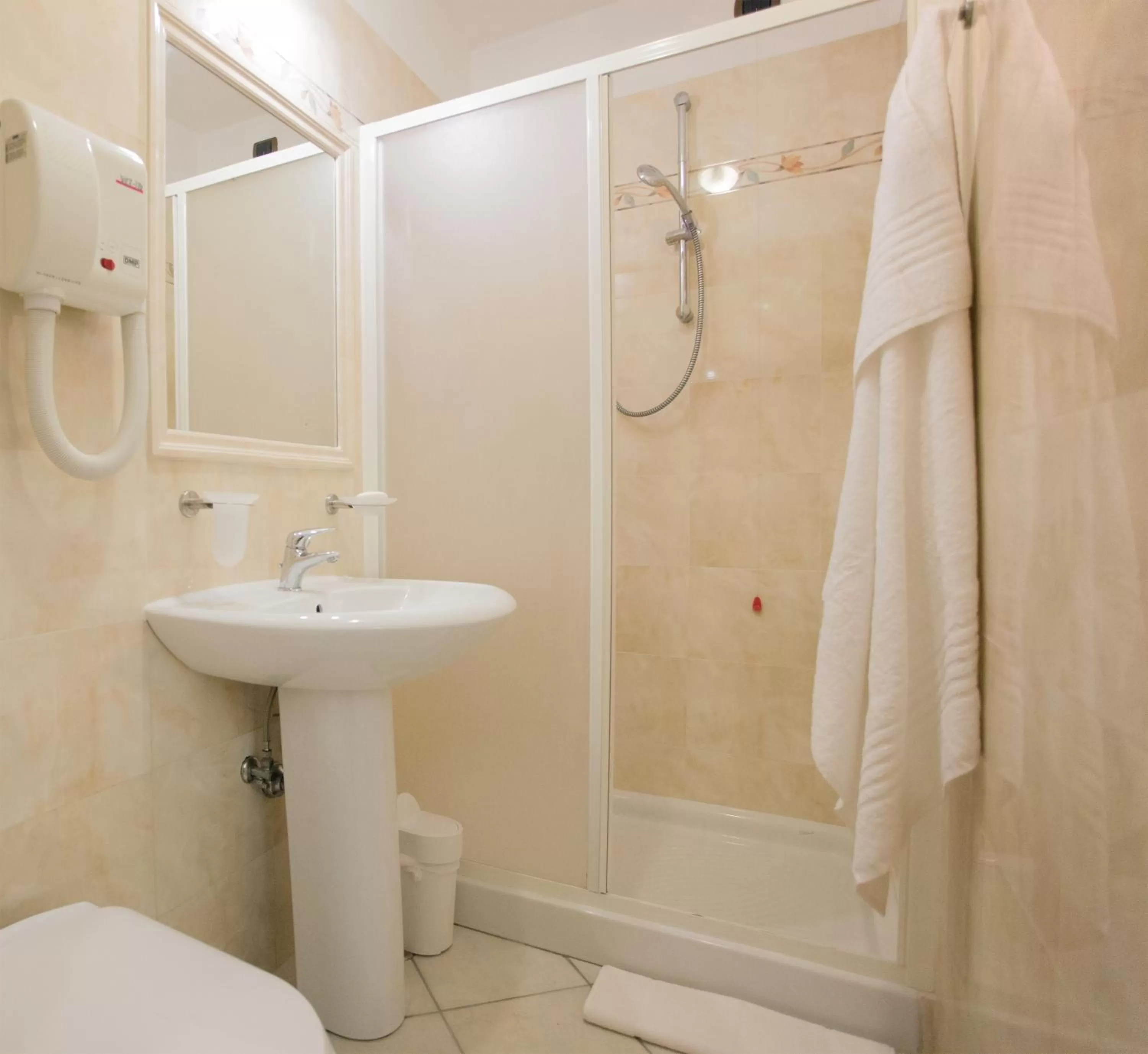 Bathroom in Hotel Domus Praetoria