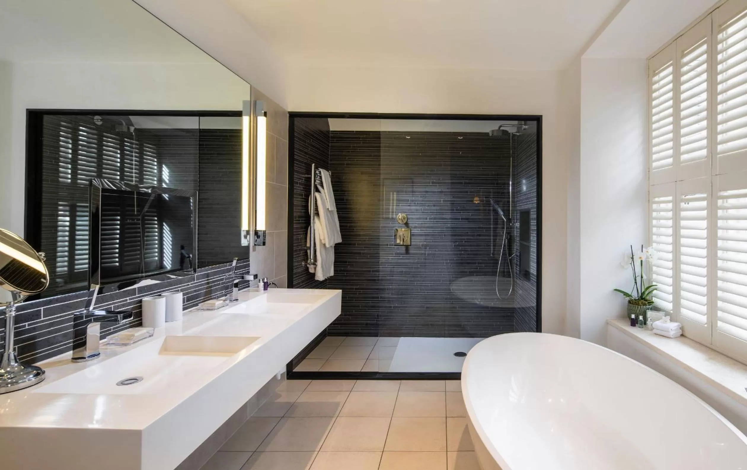 Bathroom in Linthwaite House Hotel