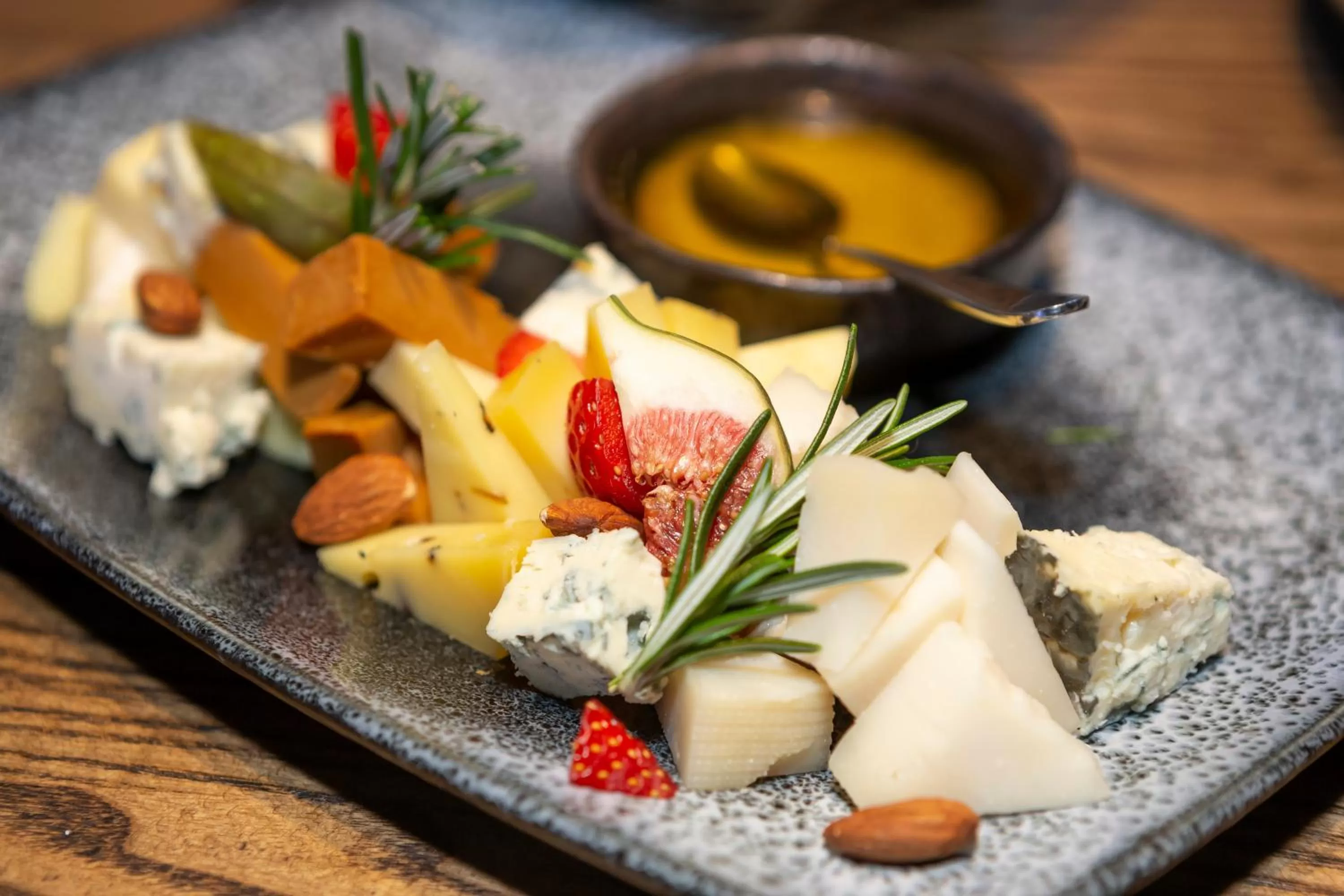 Restaurant/places to eat in ONOVO Dendra Hotel