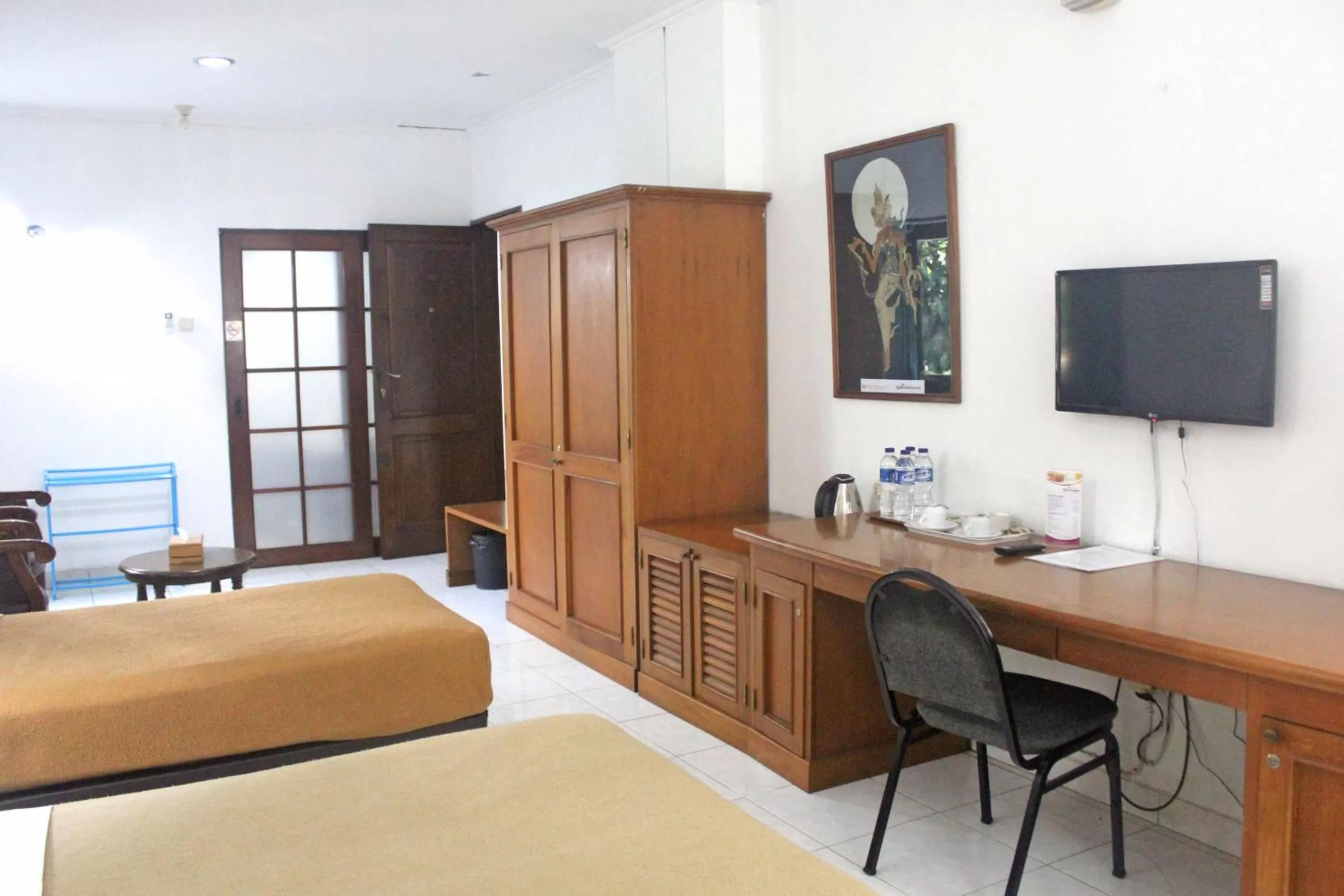 Bedroom, Bed in Hotel Winotosastro Garden