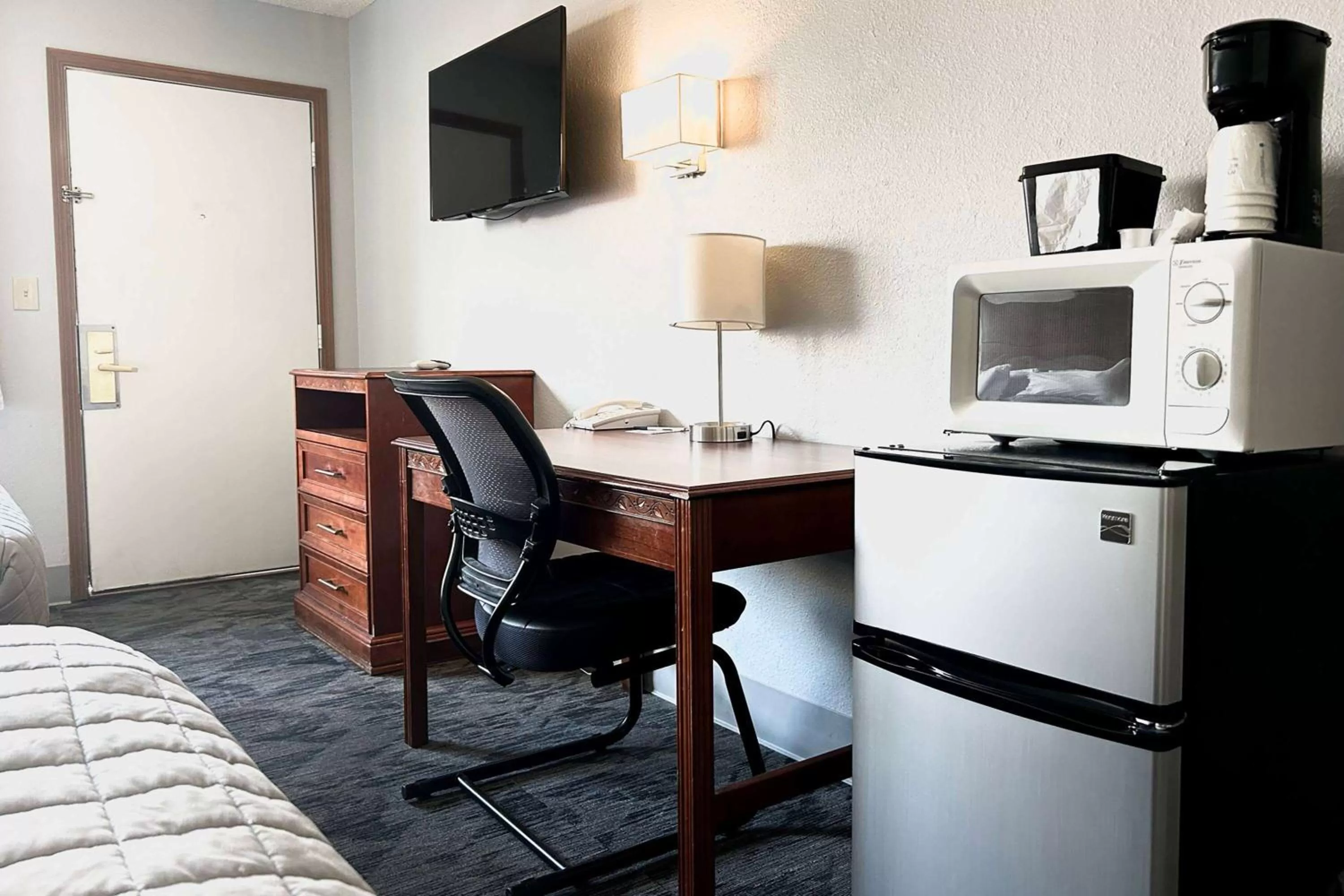 Photo of the whole room, Bed in Travelodge by Wyndham Lincoln South