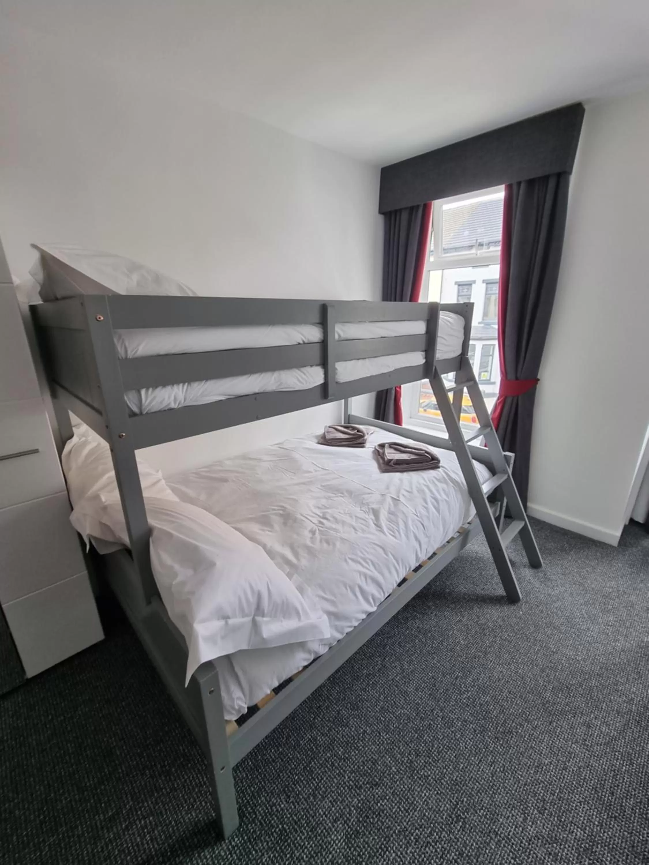 Bunk Bed in Langley House Hotel