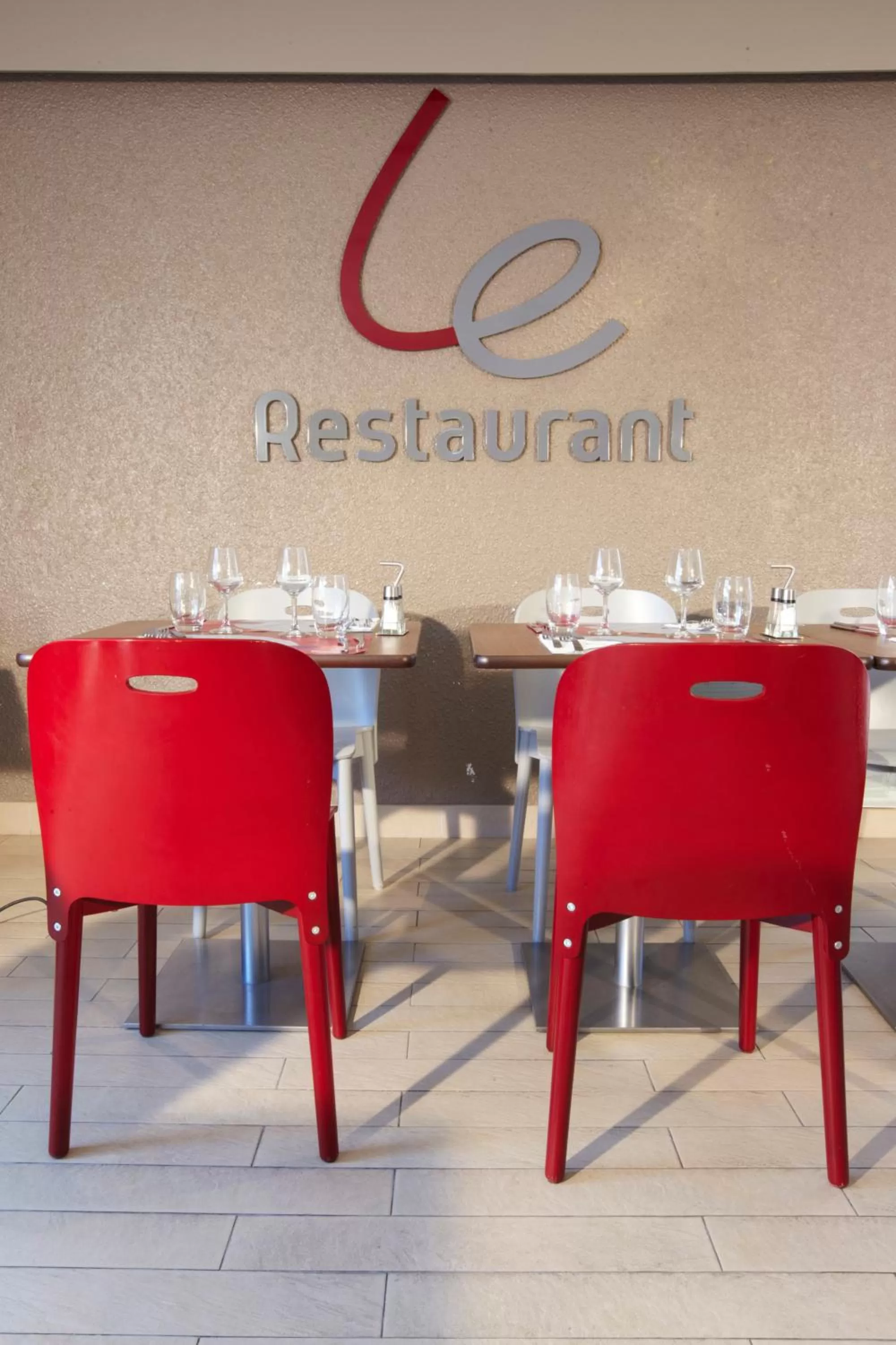 Restaurant/places to eat in Campanile Calais
