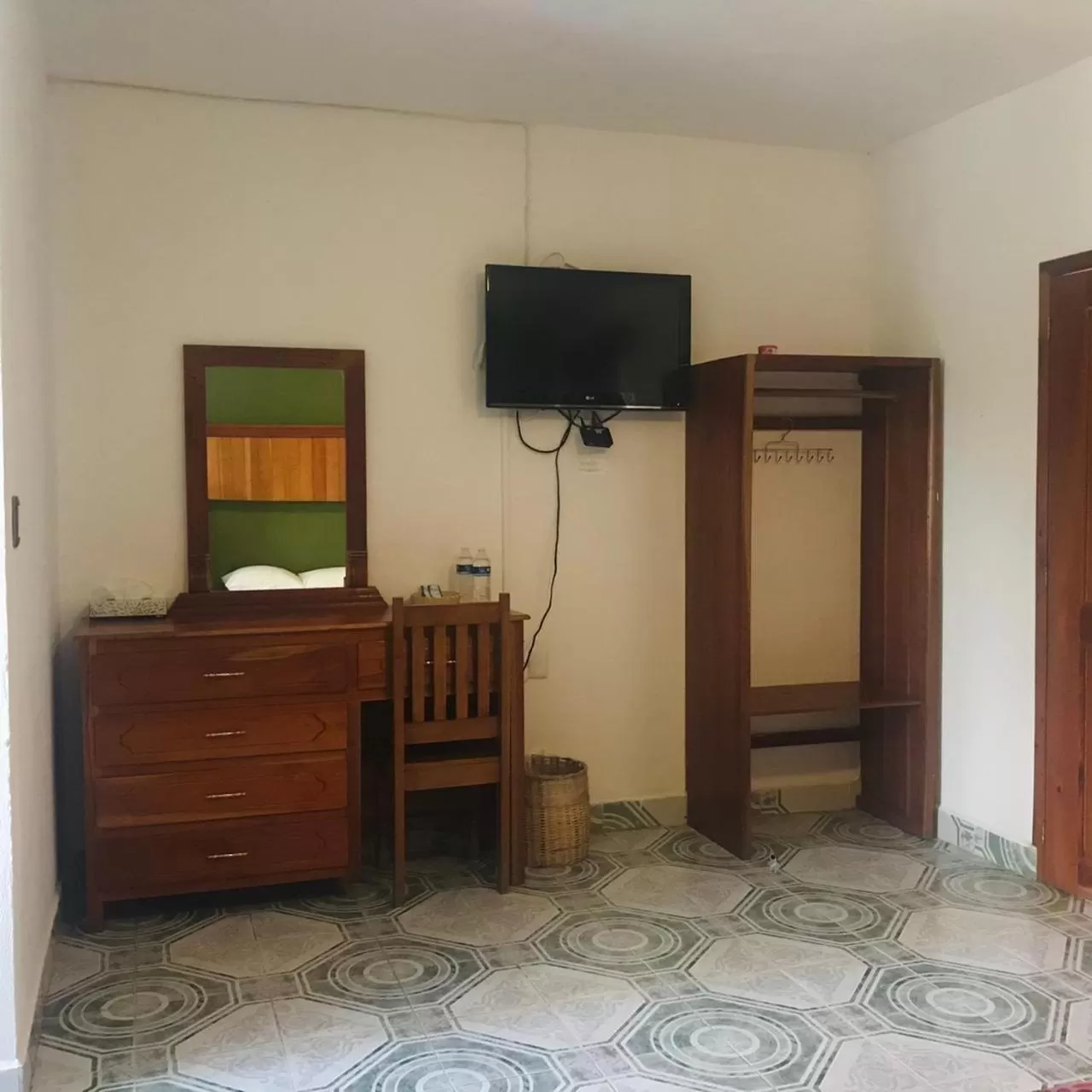 Text overlay in Hotel Maya Balam