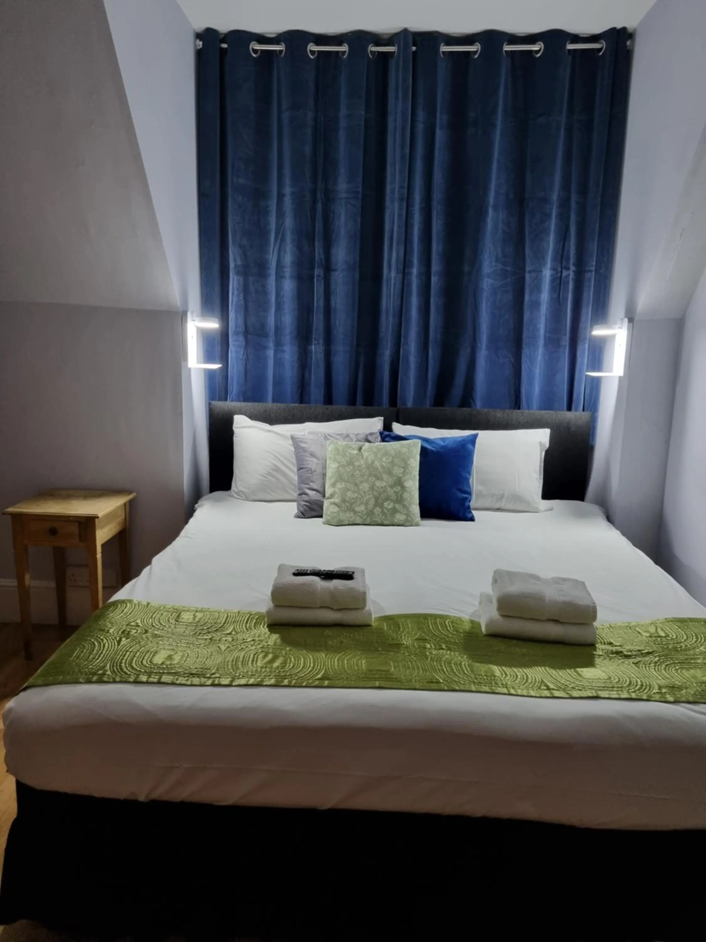 Bed in The Windmill Hotel