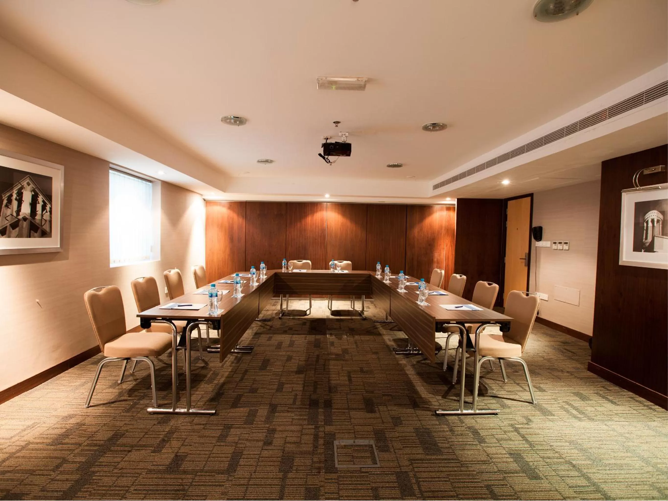 Business facilities in Citymax Sharjah