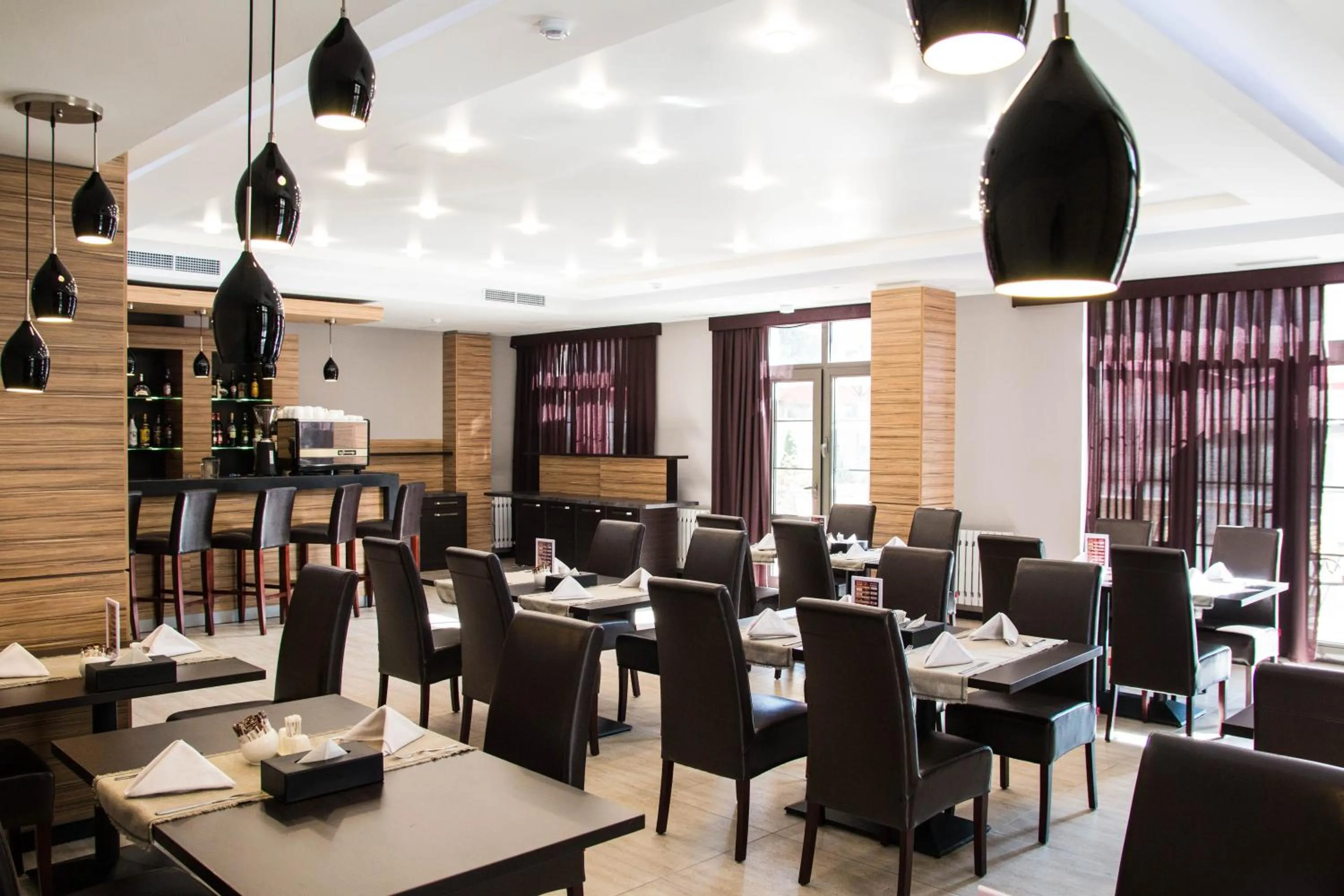 Restaurant/places to eat in Solutel Hotel