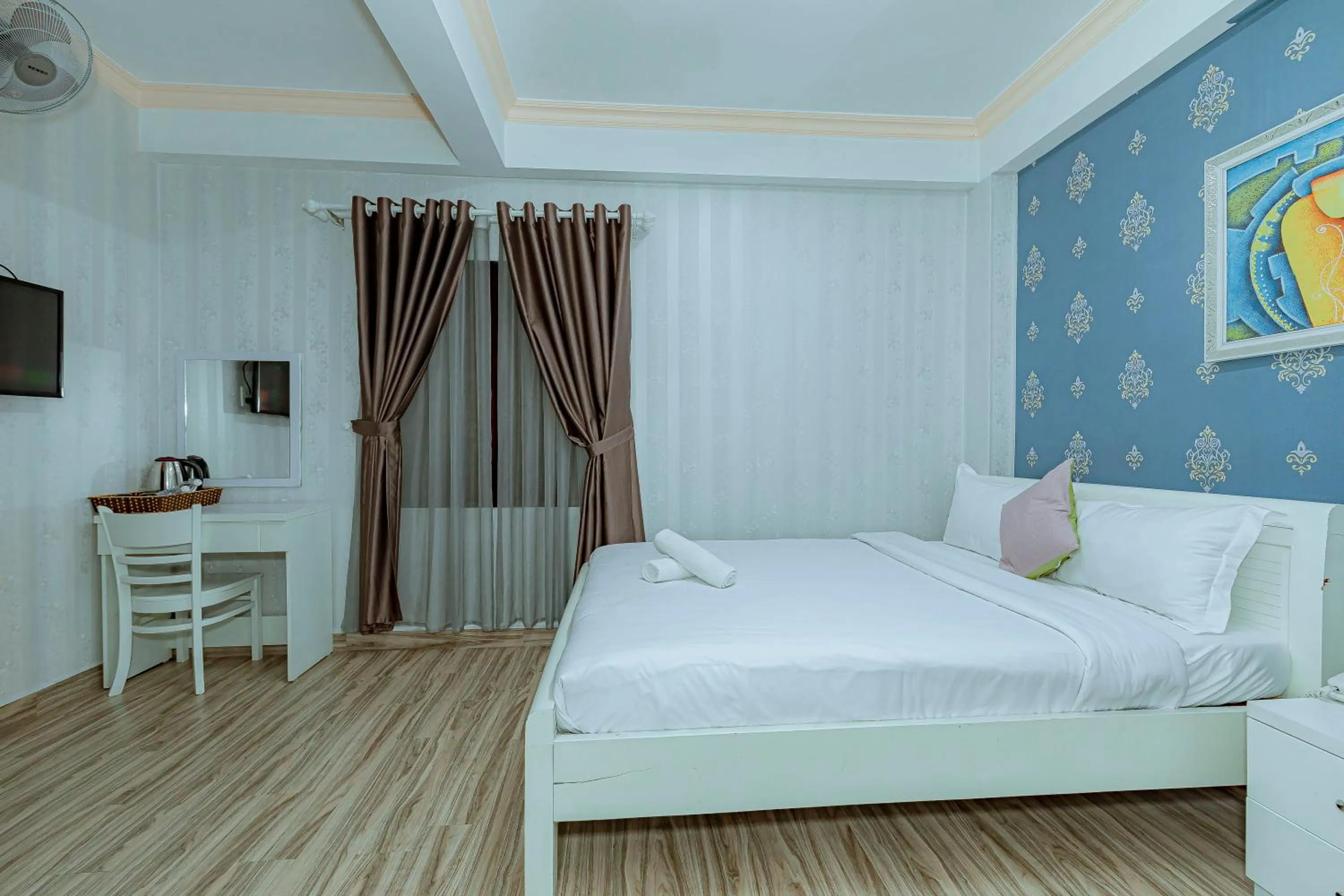 Ken's Backpackers Hotel