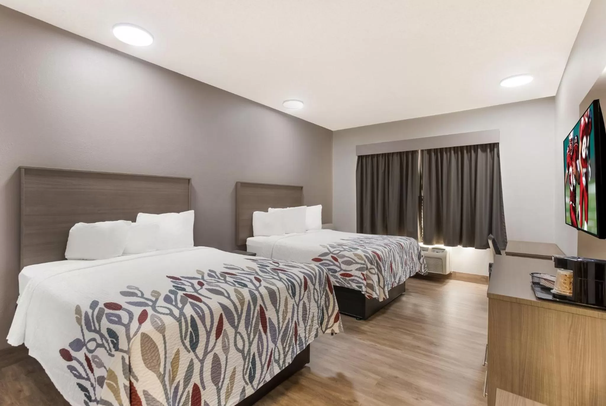 Bedroom, Bed in Red Roof Inn & Suites Corbin