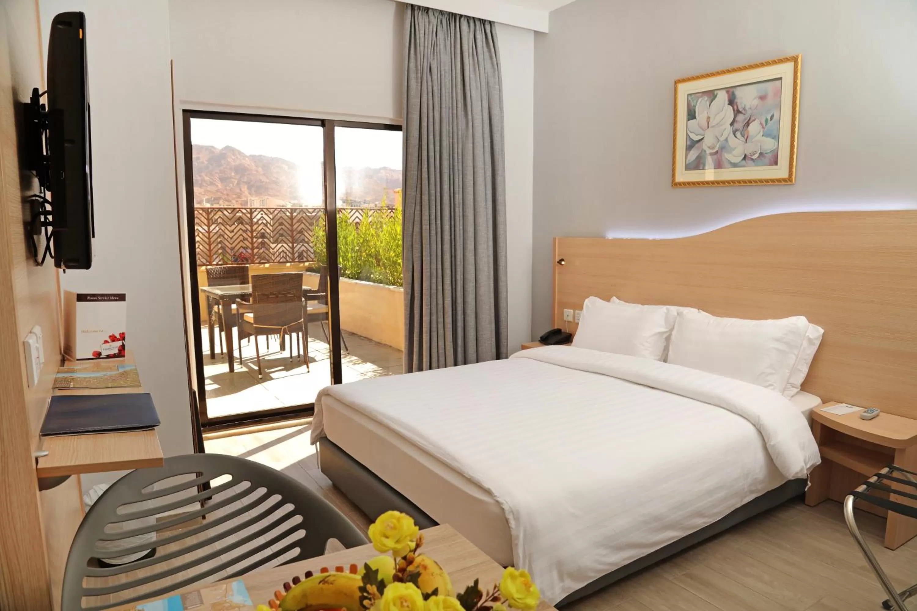 Shower, Bed in Golden Tulip Aqaba